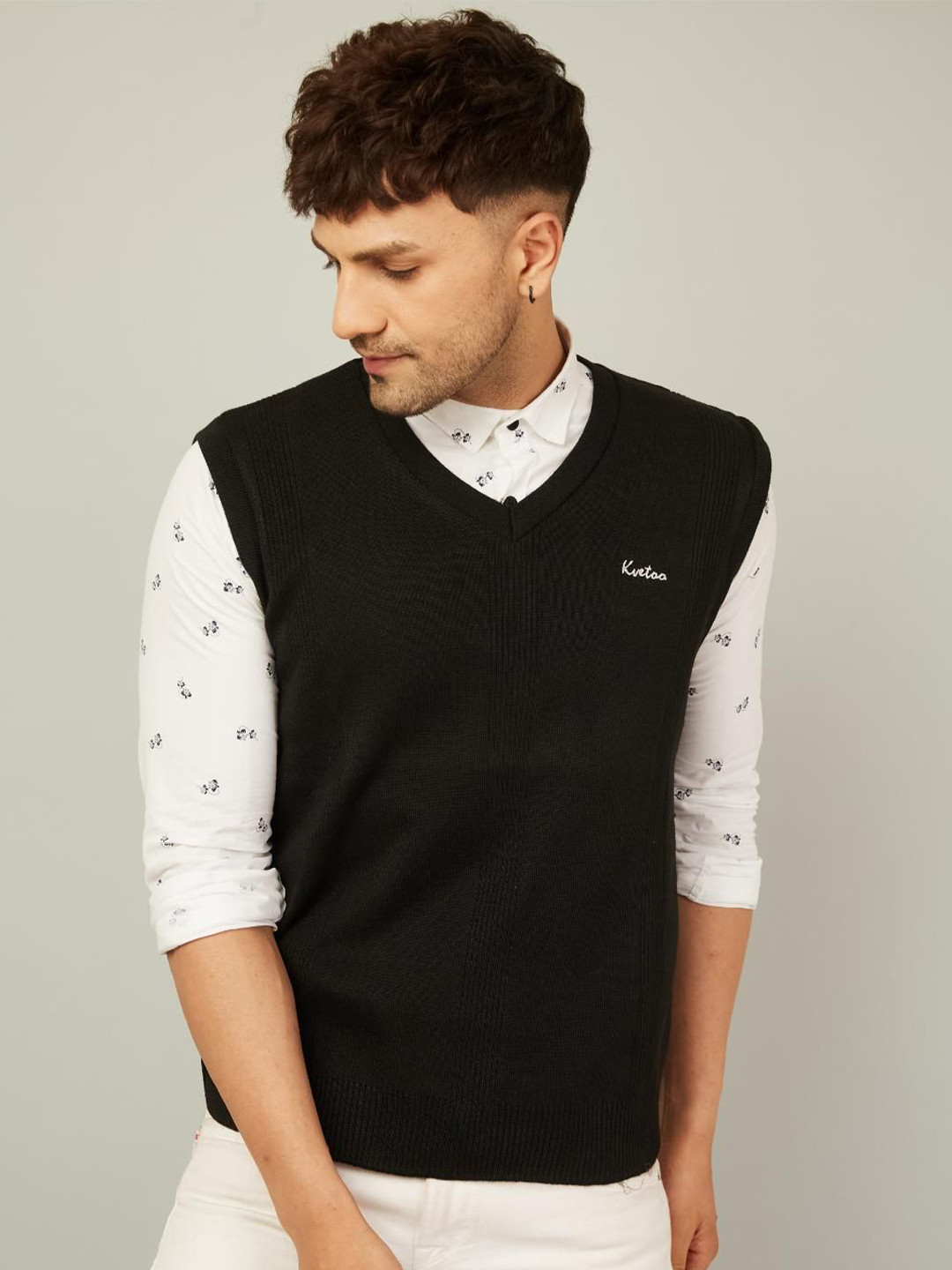 Kveto style redefined Men V-Neck Sweater Vest