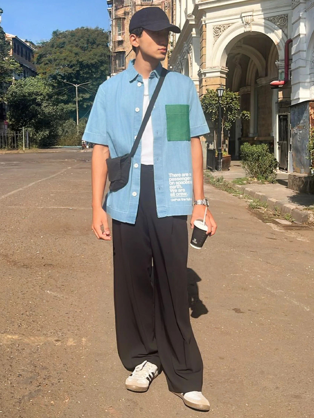 Un Denim Men Standard Relaxed Fit Solid Spread Collar Cotton Casual Shirt