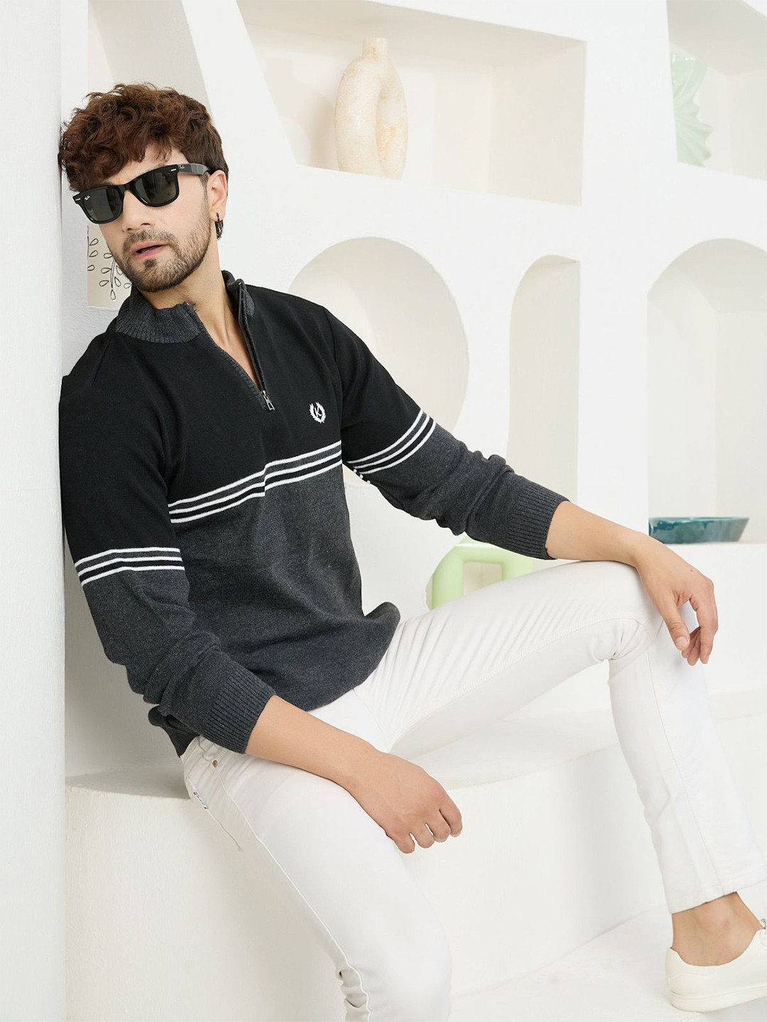 Kveto style redefined Men Colourblocked Half Zipper Pullover Sweater