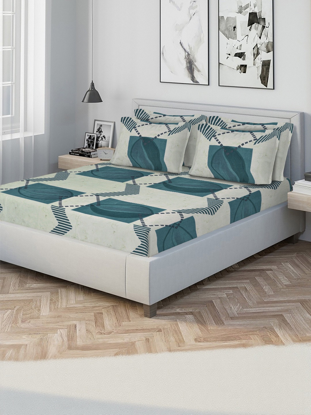 KLOTTHE Multicoloured Geometric Print 300 TC King Bedsheet with 4 Pillow Covers