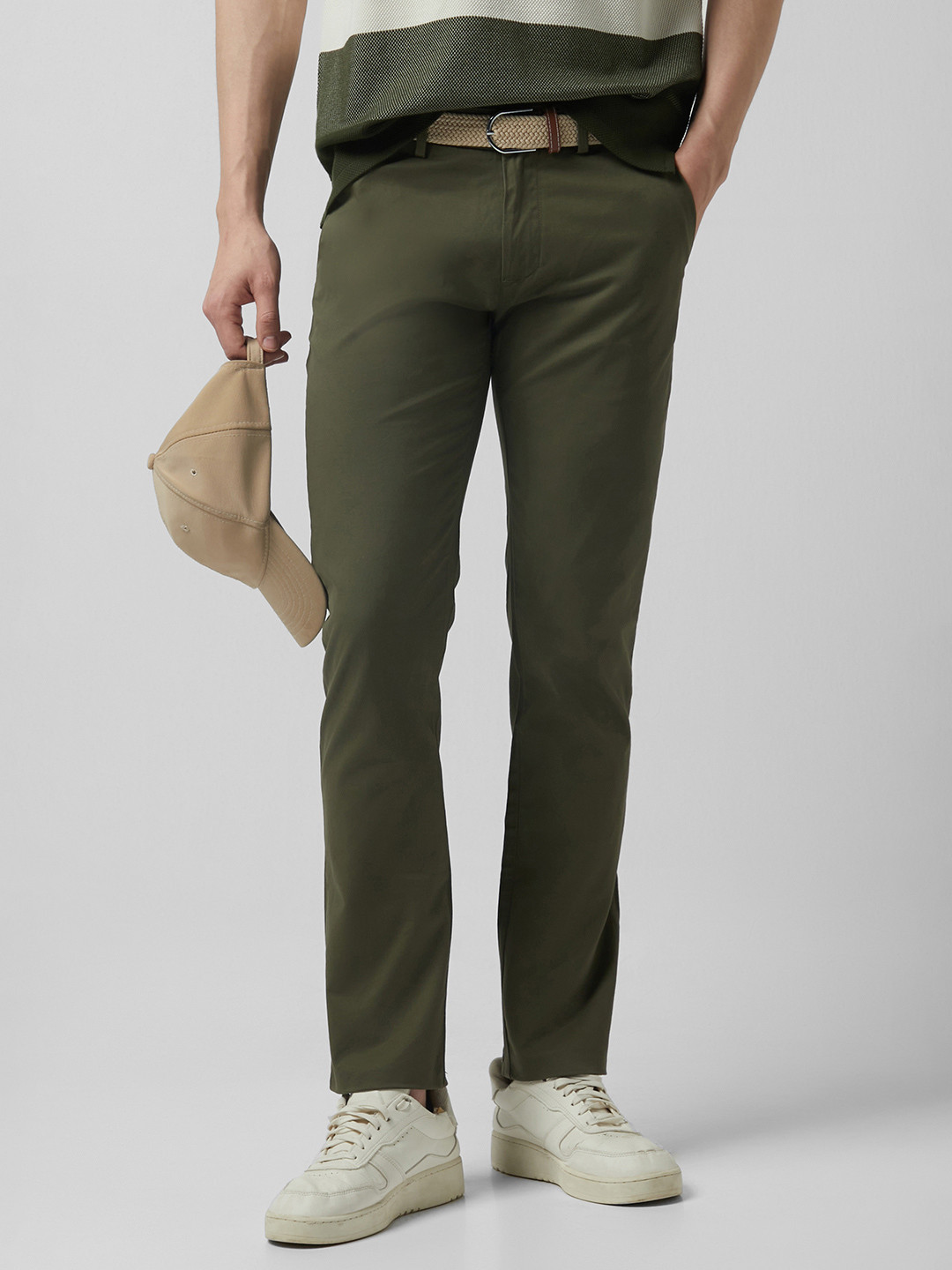 Peter England CasualsMen Slim fit stretch chinos trousers