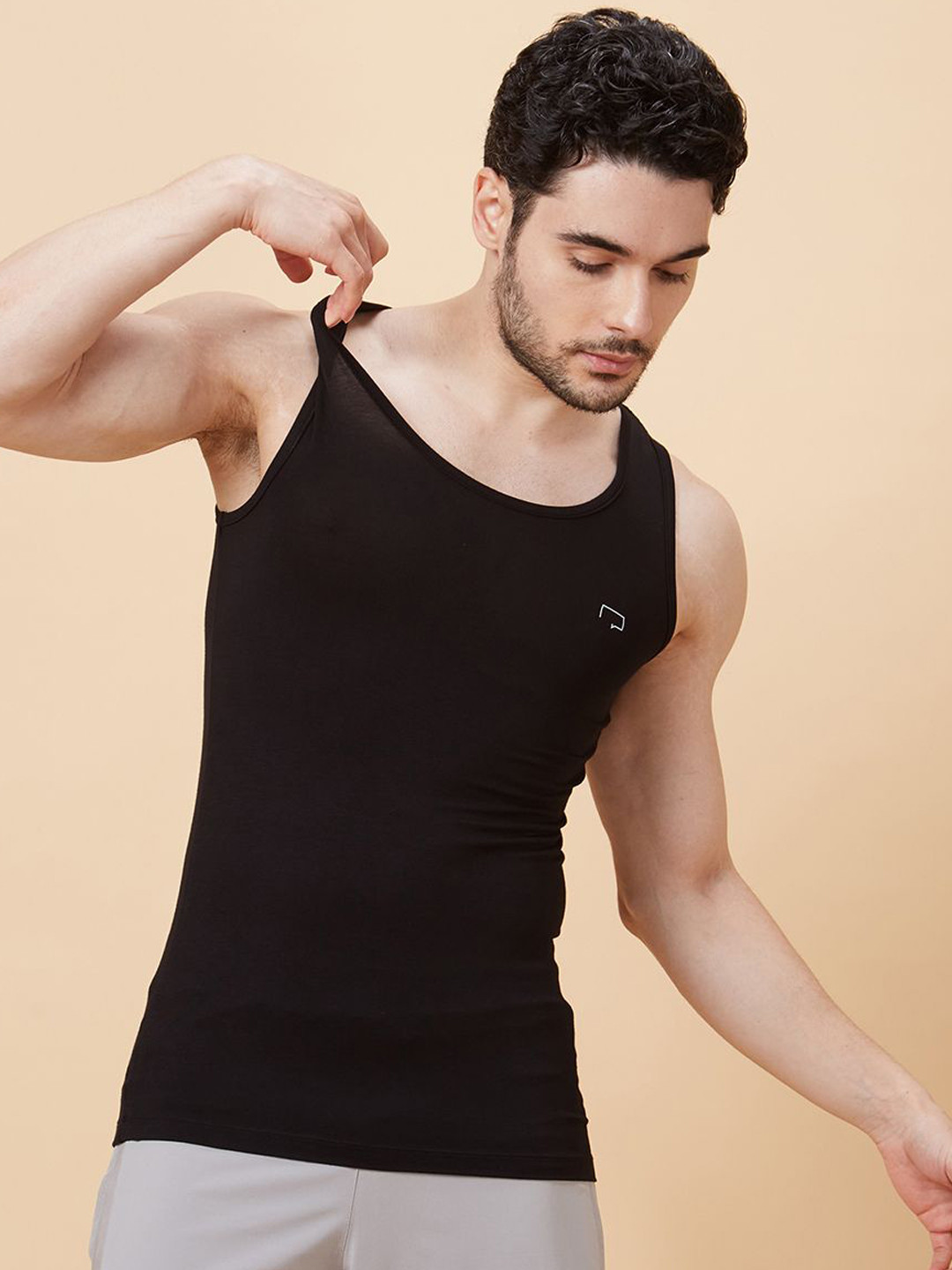 ROAR FOR GOOD Black Bamboo Blend Carbon Round Neck Vest