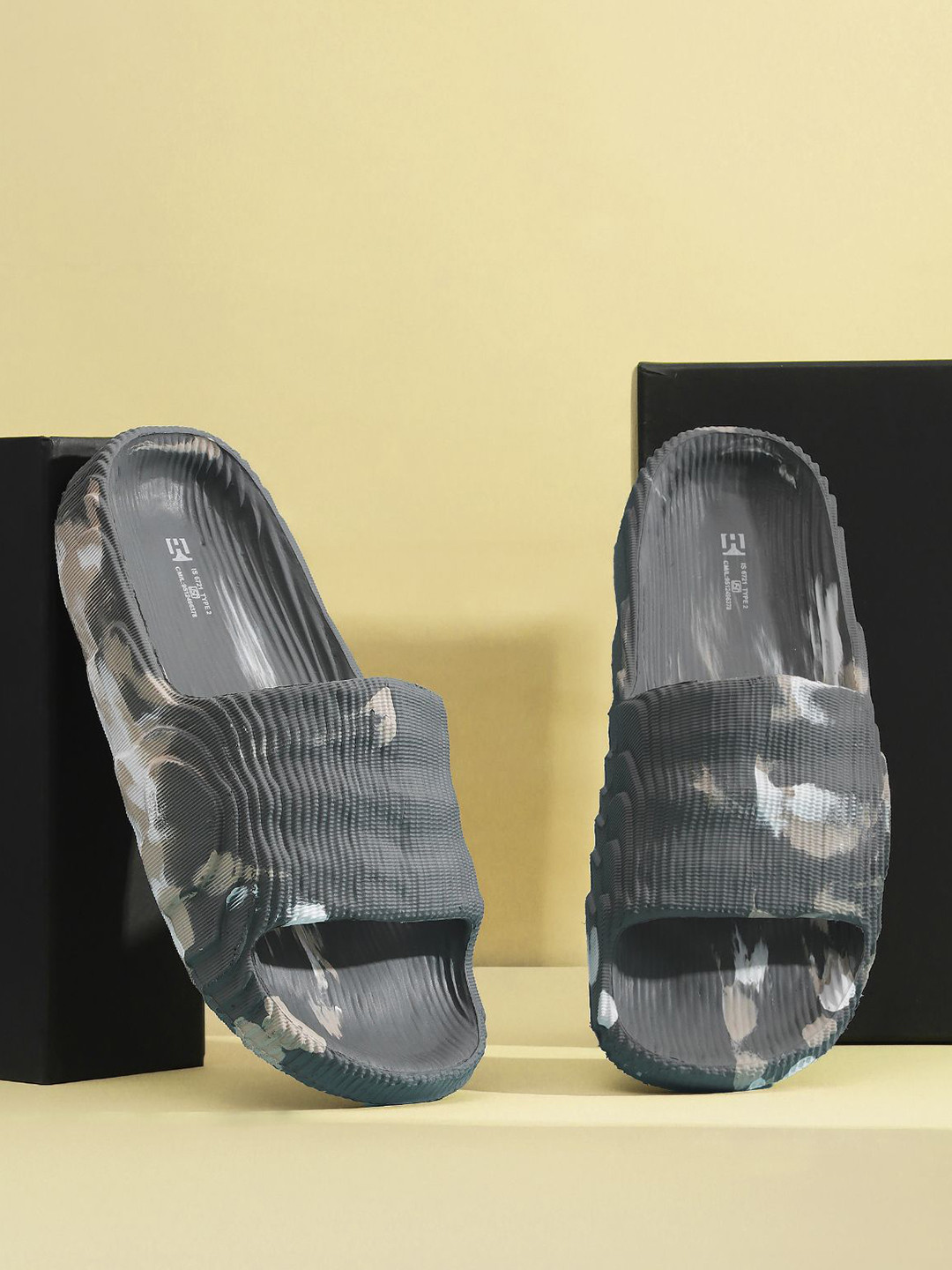 Hygear Russel Marble Men Printed Sliders