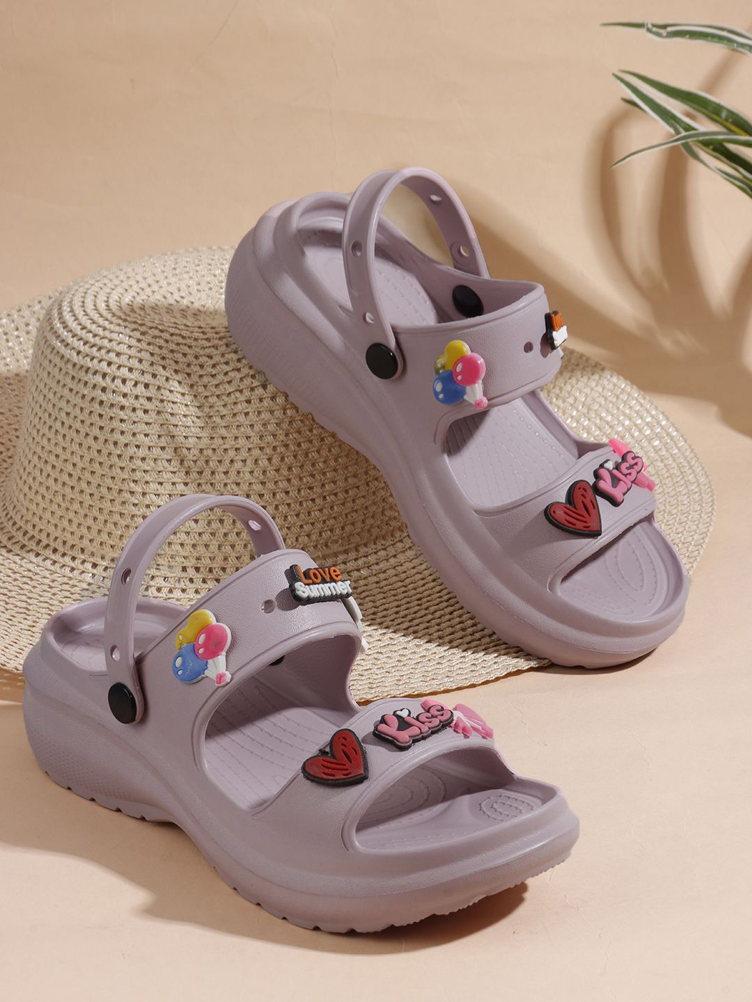 Myshtezia Women Applique Clogs