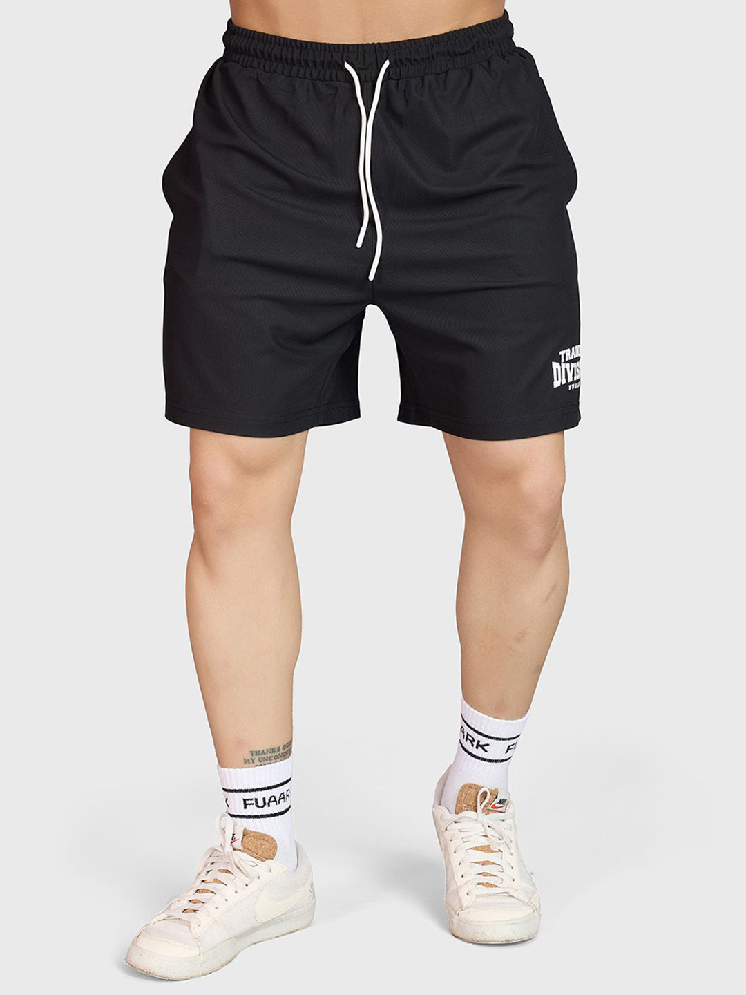FUAARK Men Training or Gym Sports Shorts with Zip Pockets & Drawstrings