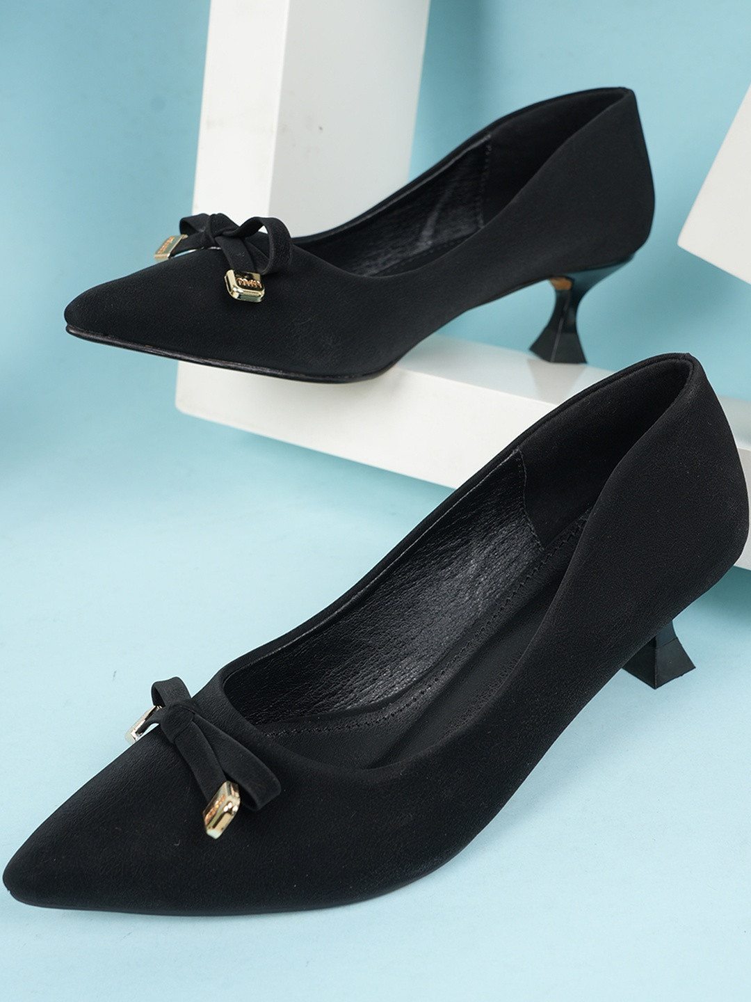 Dollphin Women Embellished Bow Detail PU Kitten Pumps