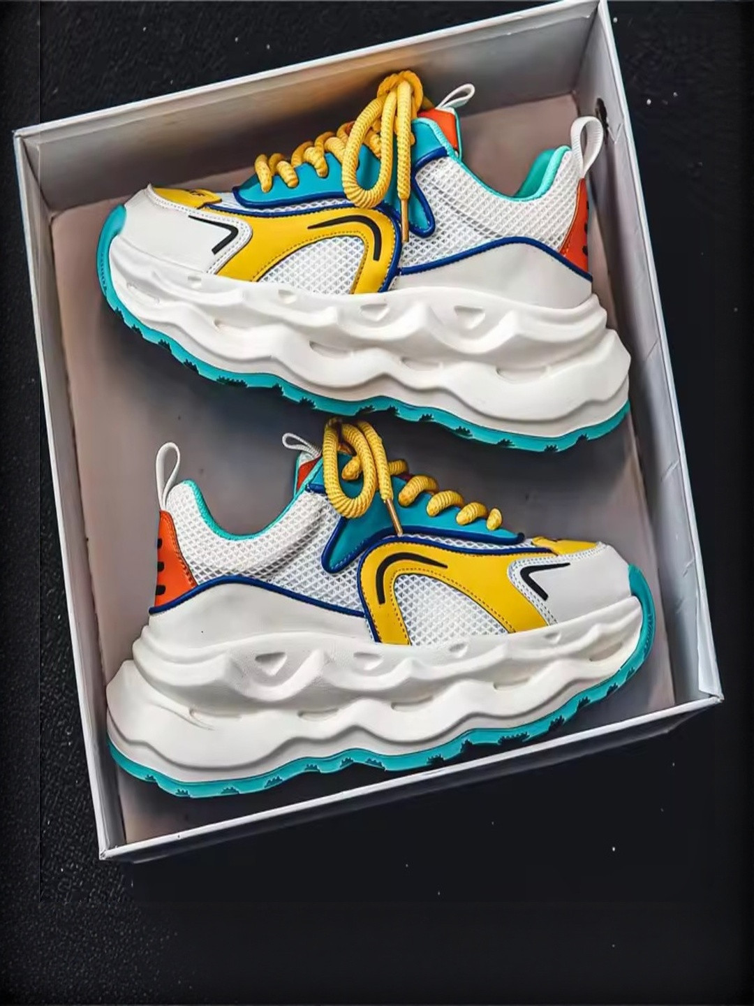 Fition Men White & Green Mesh Casual Sneakers