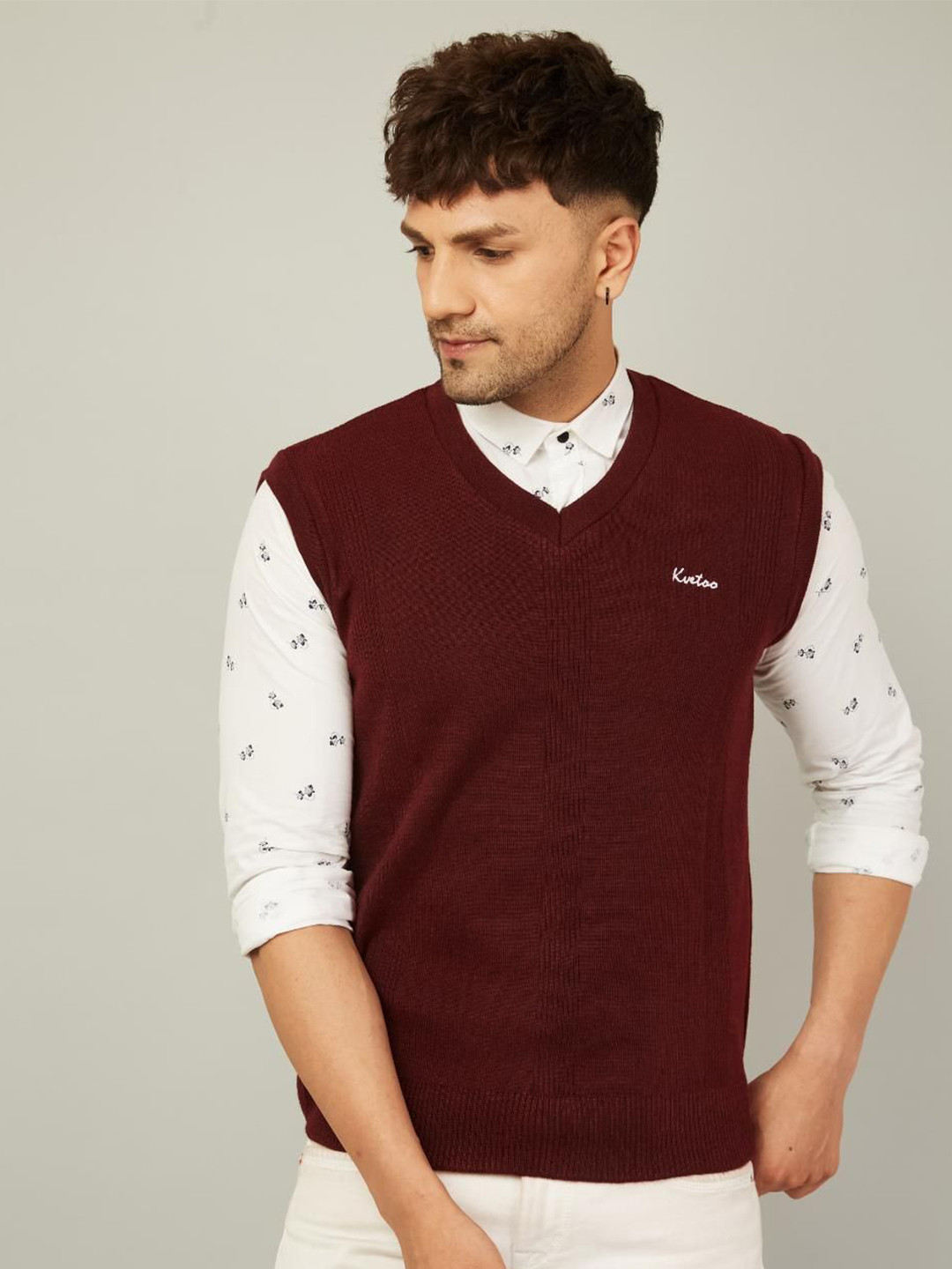 Kveto style redefined Men V-Neck Sweater Vest