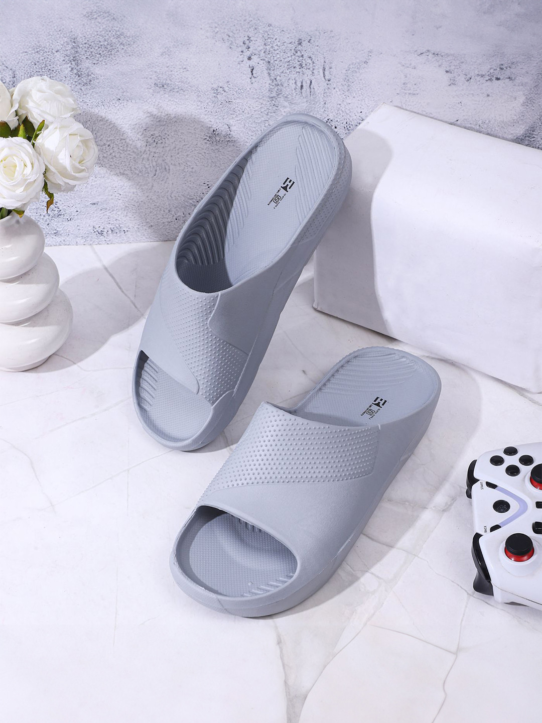 Hygear Sonic Men Solid Sliders