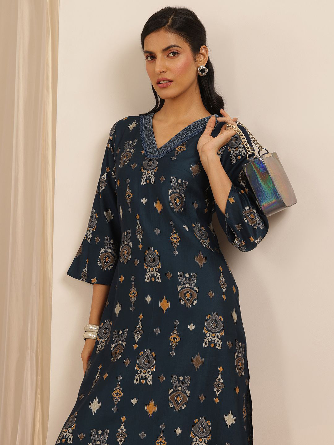Libas Ethnic Motif Woven Design Straight Tunic With Pocket & Trouser Co-Ords