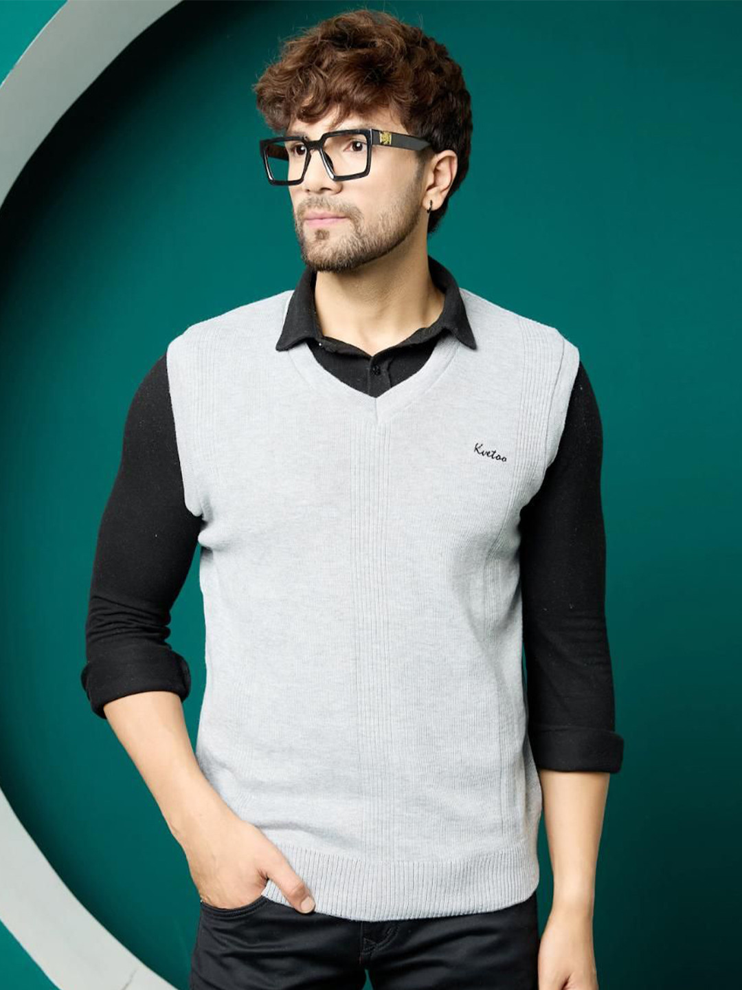 Kveto style redefined Men Sweater Vest