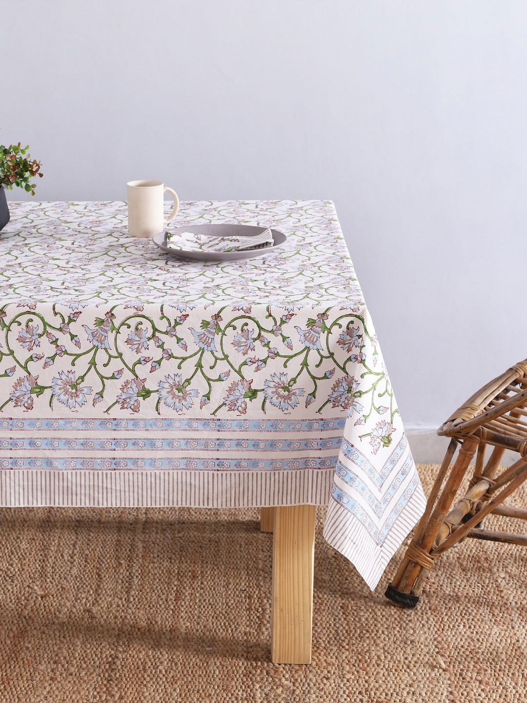 HANDICRAFT PALACE White 7 Pieces Floral Printed Cotton 8-Seater Table Cover With Napkins
