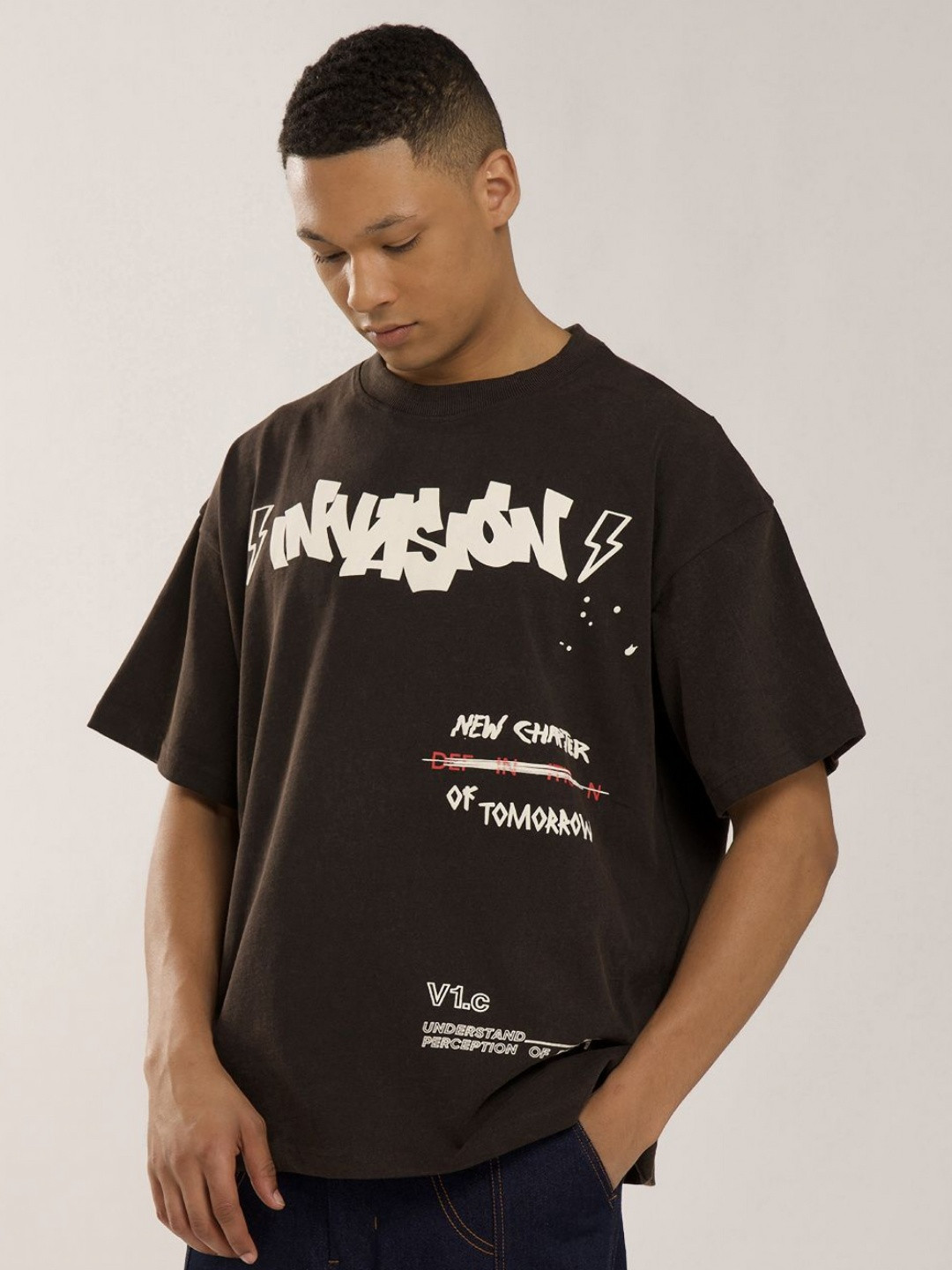 NO AREA CODE Unisex Typography Printed V-Neck Applique T-shirt