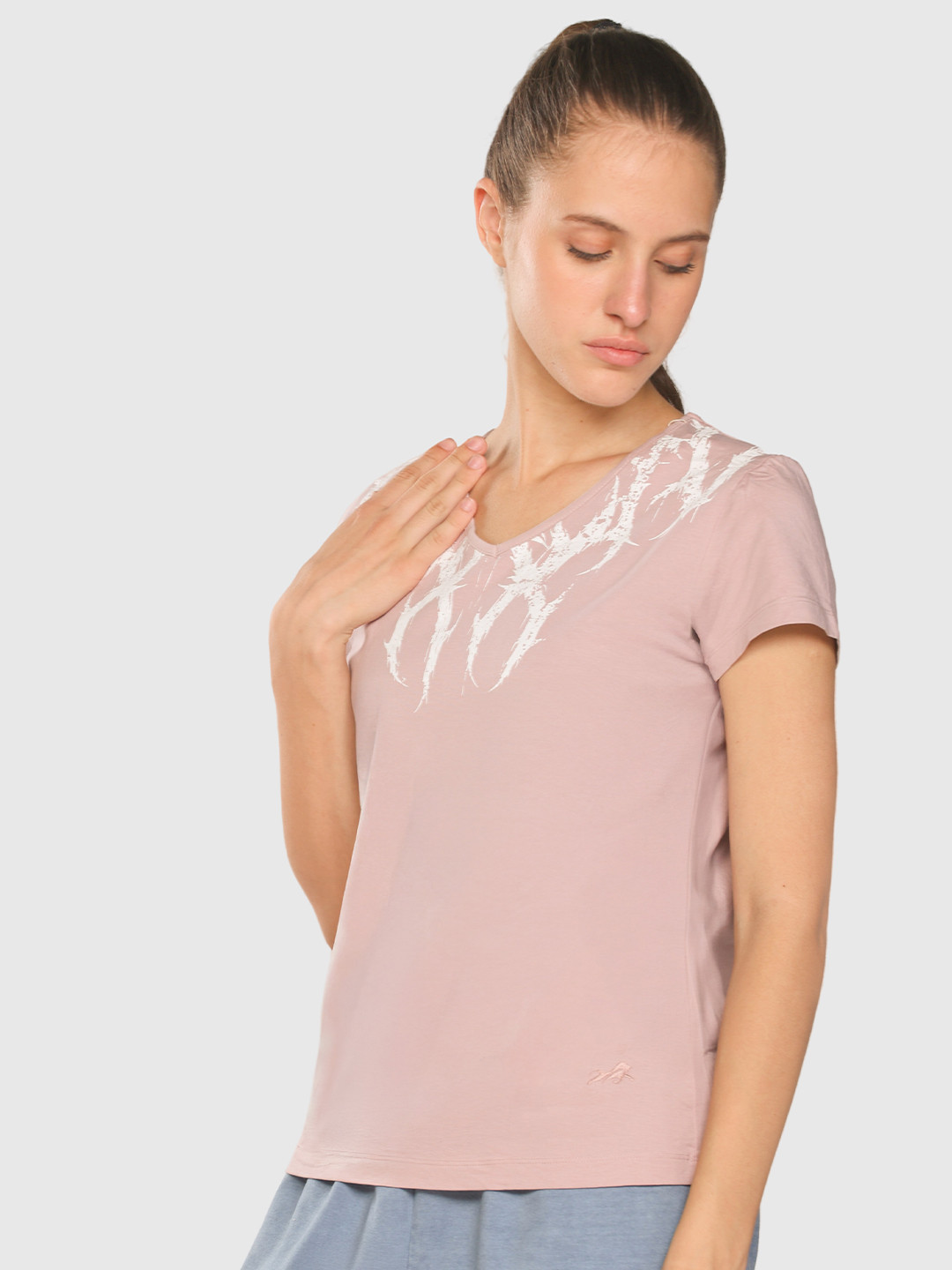 Musclemind Women Graphic Printed V-Neck T-shirt