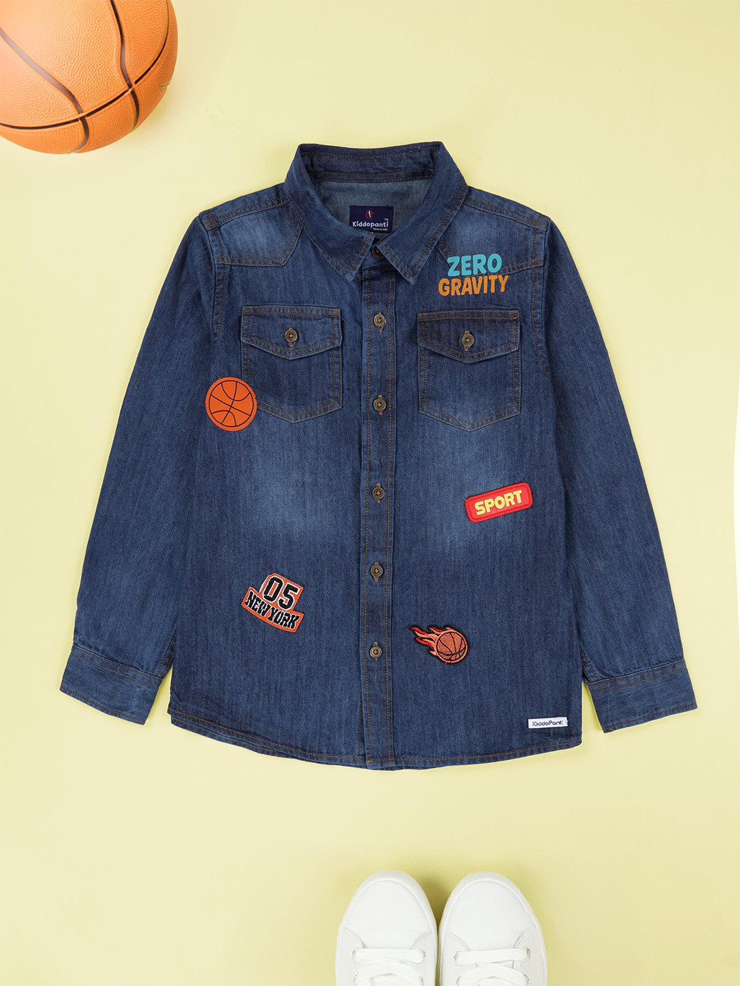 KiddoPanti Boys Solid Spread Collar Pure Cotton Casual Denim Shirt With Multi Badge