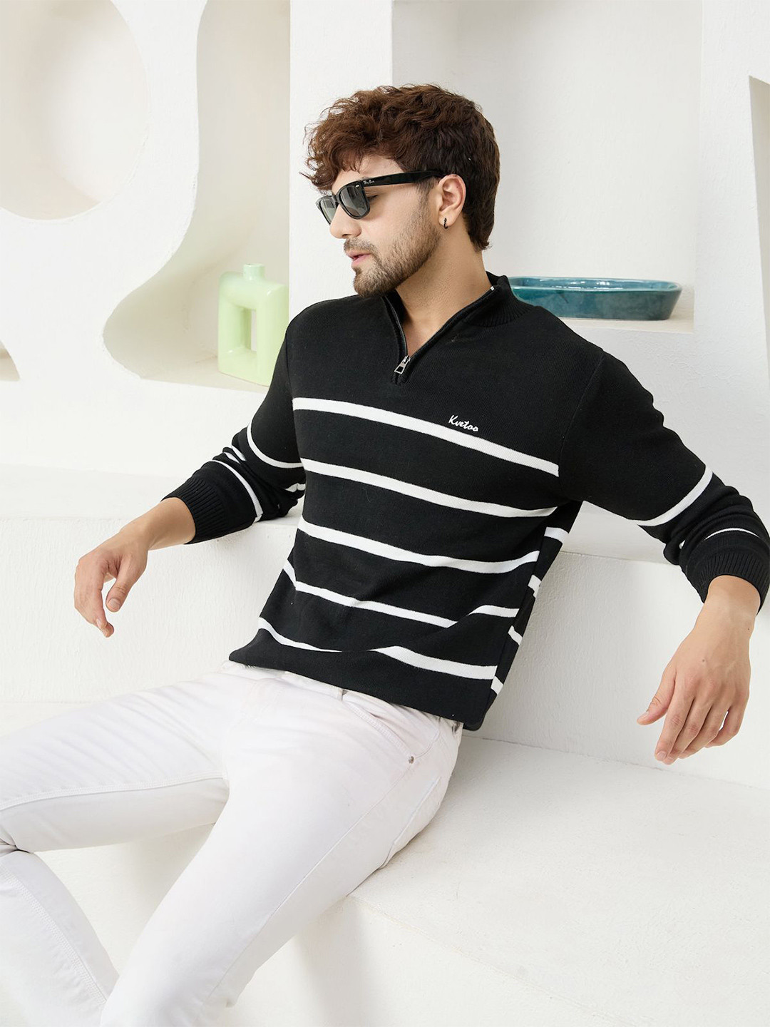 Kveto style redefined Men Colourblocked Striped Sweater Vest