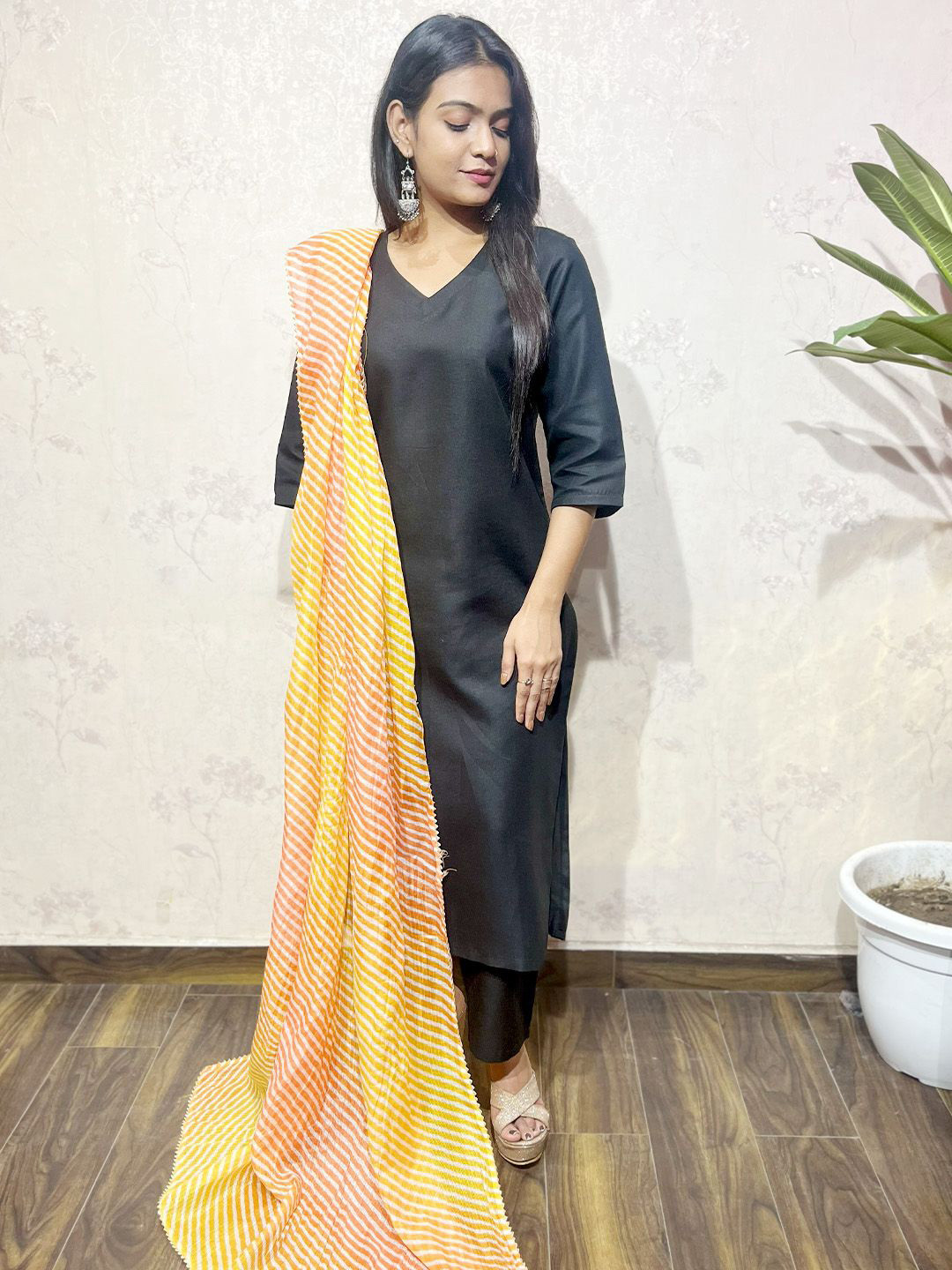 Varanga Leheriya Dyed Gotta Patti Dupatta With Taping Border