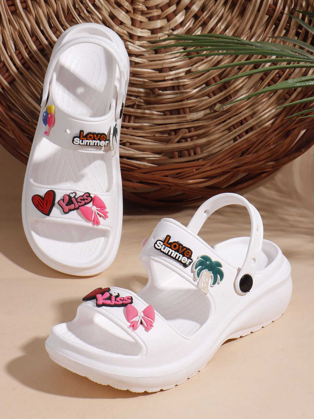Myshtezia Women Self Design Clogs