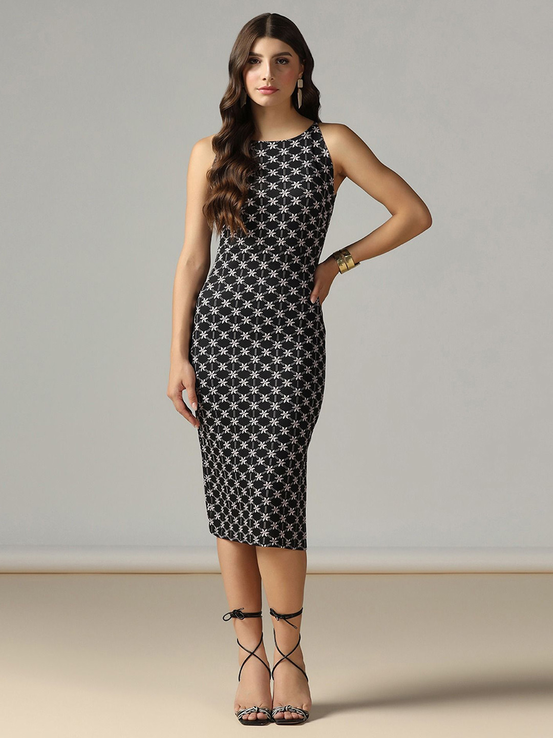 Selvia Edge Printed Bodycon Midi Dress