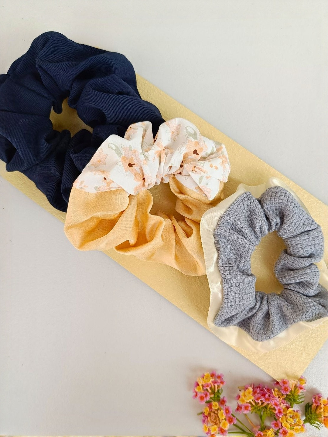 FindHerFavorite Women Set of 3 Scruchies