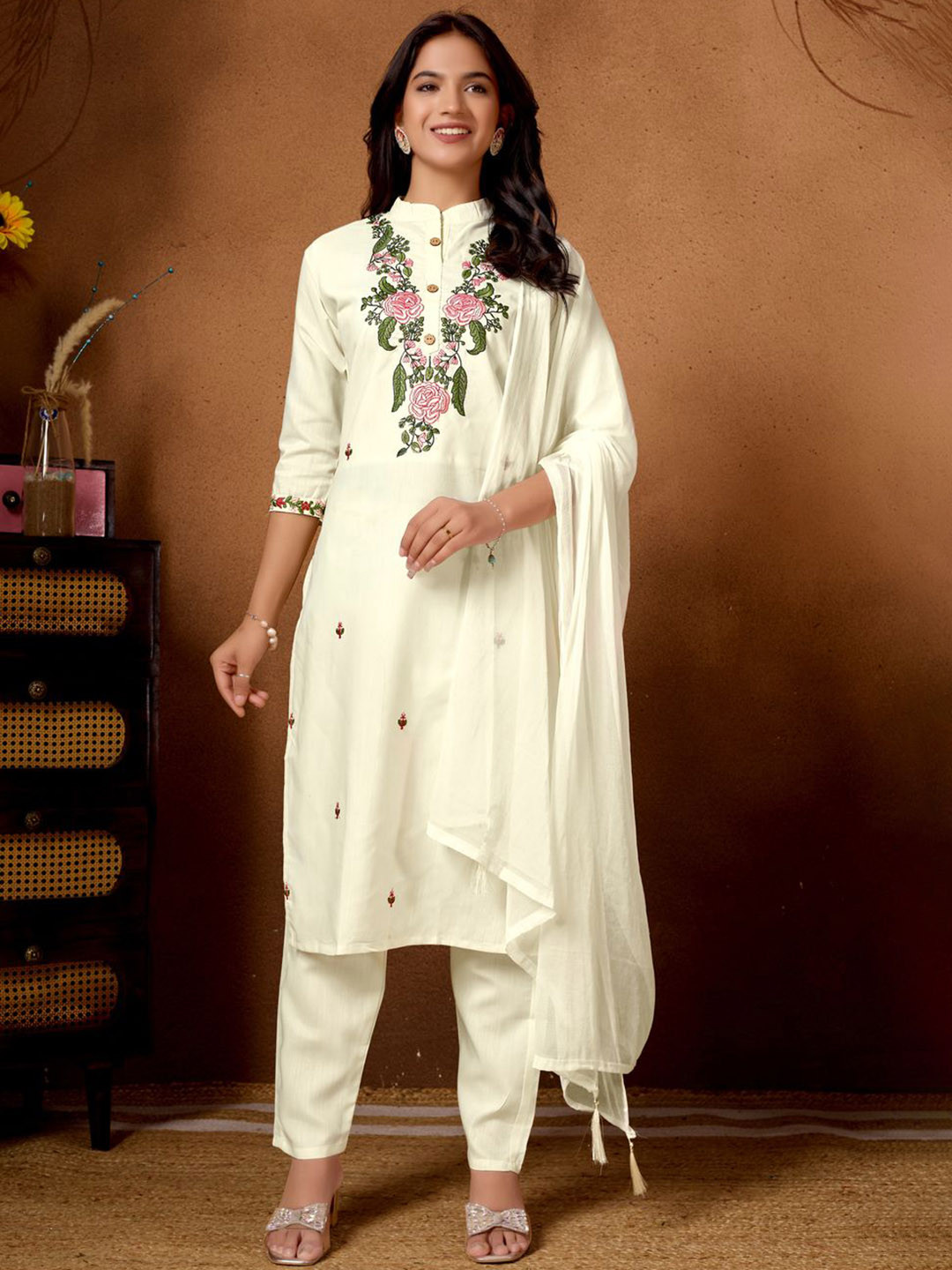 CREEPER Women Floral Printed A-Line Kurta with Trouser & Dupatta
