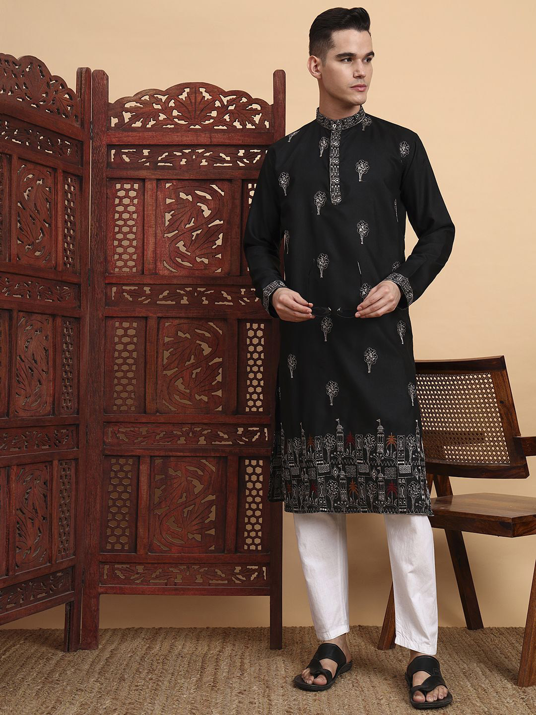 House of Pataudi Floral Embroidered Long Sleeves Thread Work Straight Kurta
