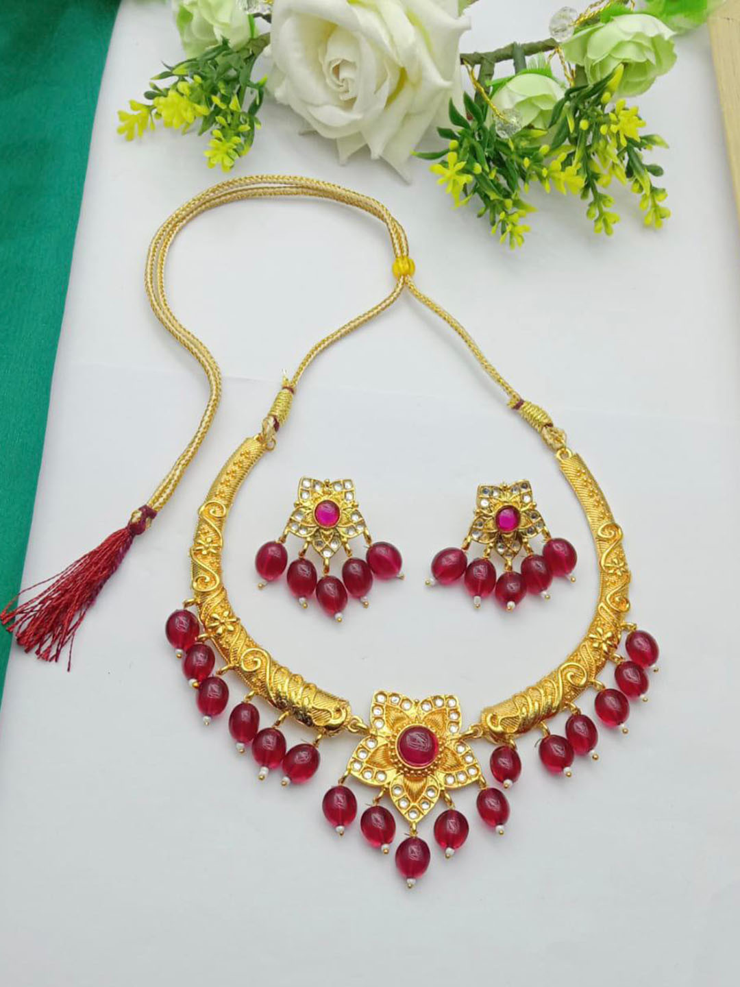 SHRI BALAJI CRAFT Gold-Plated Alloy Pearls Necklace