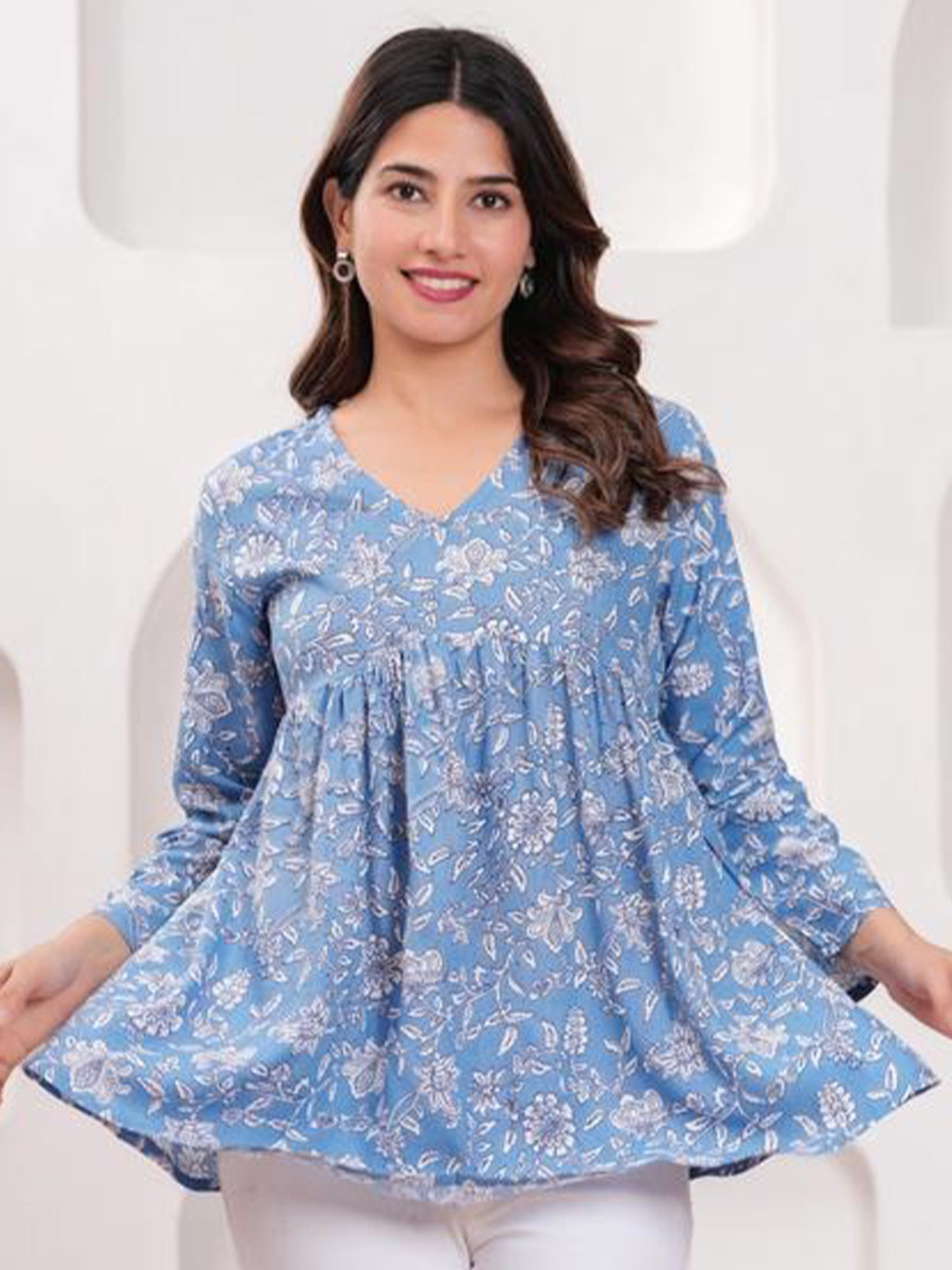 AMANISHA Floral Printed Top