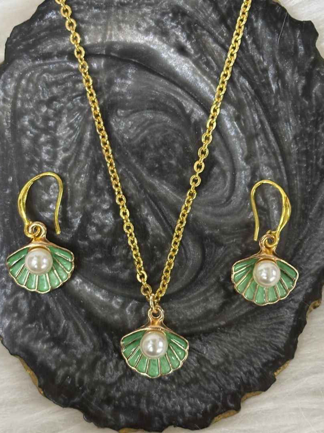 BDIVA Gold-Plated Enamel & Shell Jewellery Set