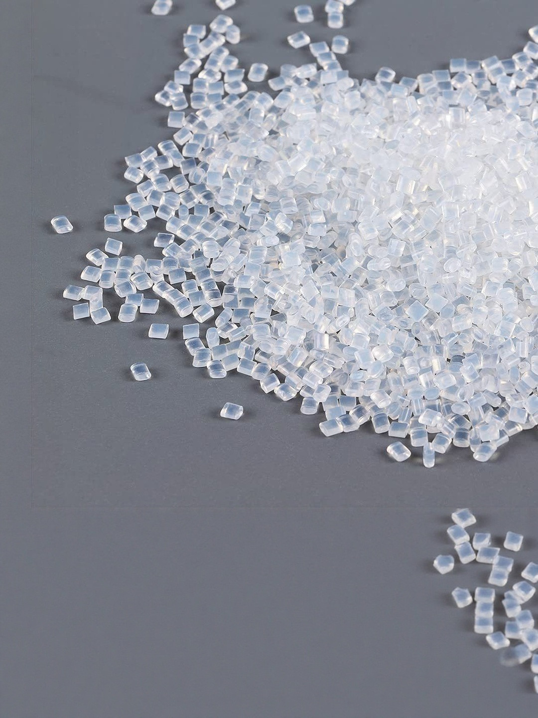 VIEWS White Wavy Clip-In Locks Hair Extension