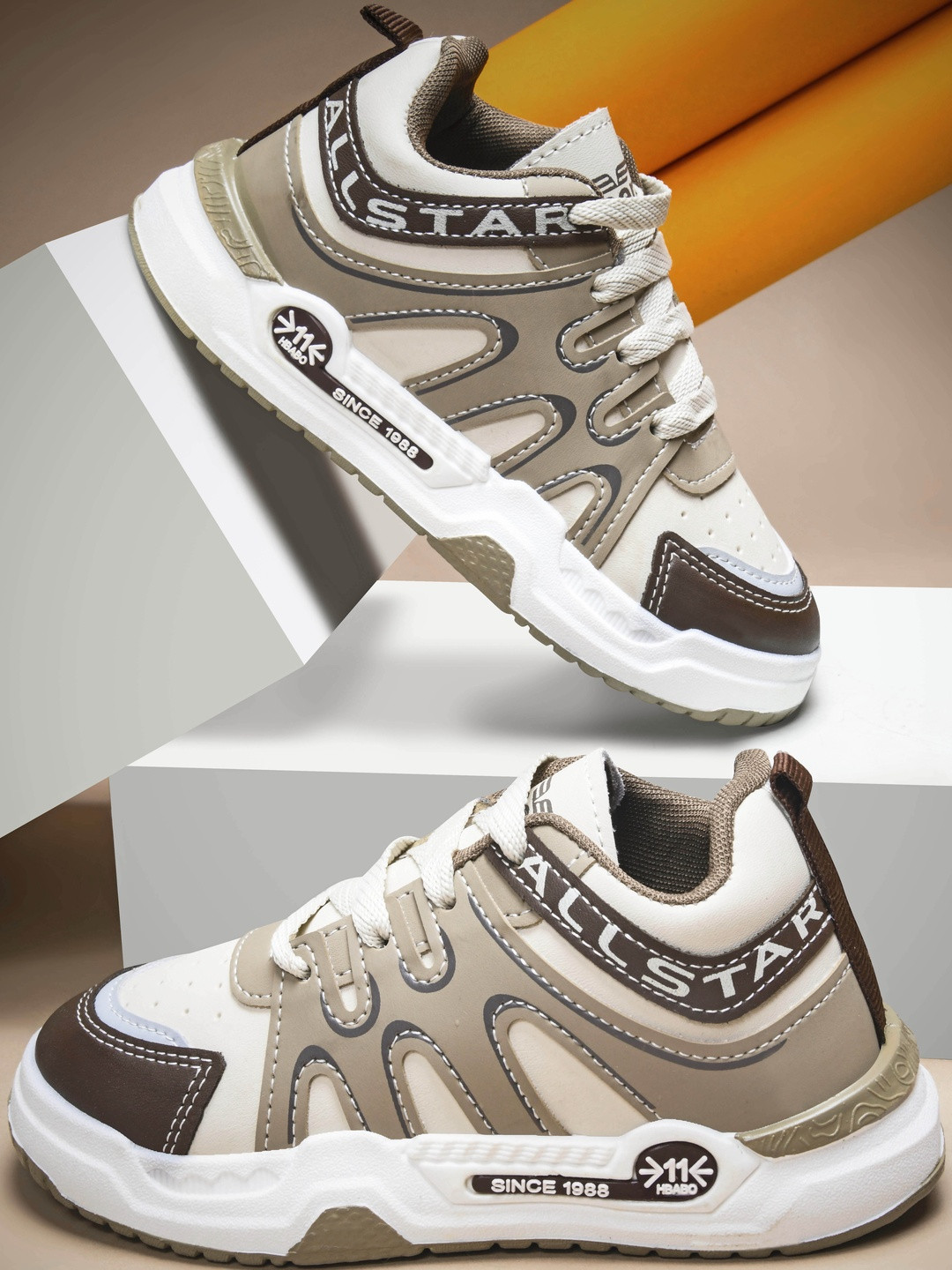 SHOELAMB Boys Black Low Top Lace Up Textured White Sole Sneakers