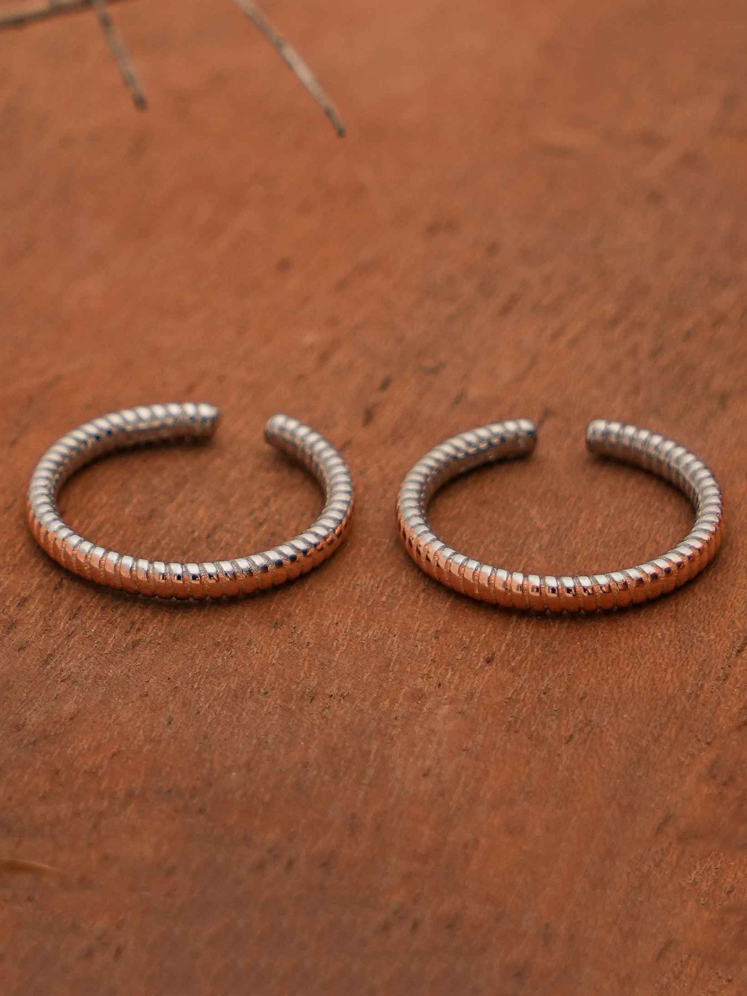 DIAVO Corded Circles of Charm Silver Toe Rings