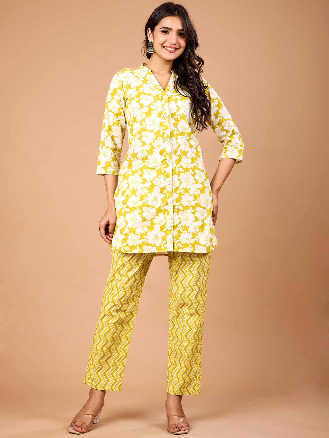 Le Mec Women Floral Printed Pure Cotton Kurta with Trouser