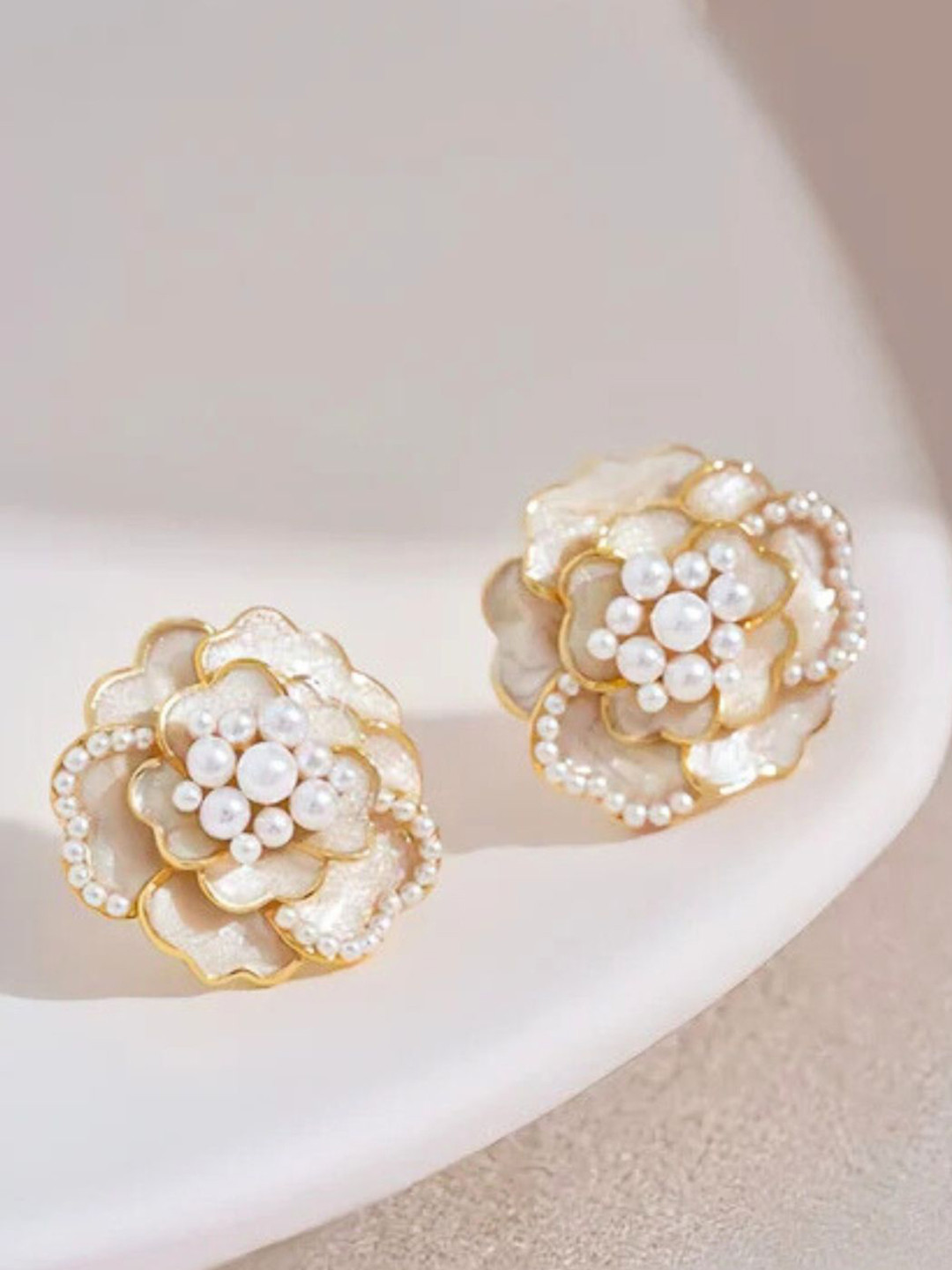 SALVE Floral Drop Earrings