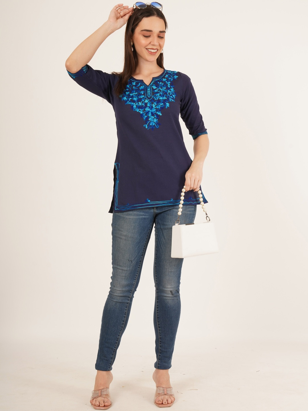 Diktmark Women Embroidered Pure Cotton Khadi Kurti