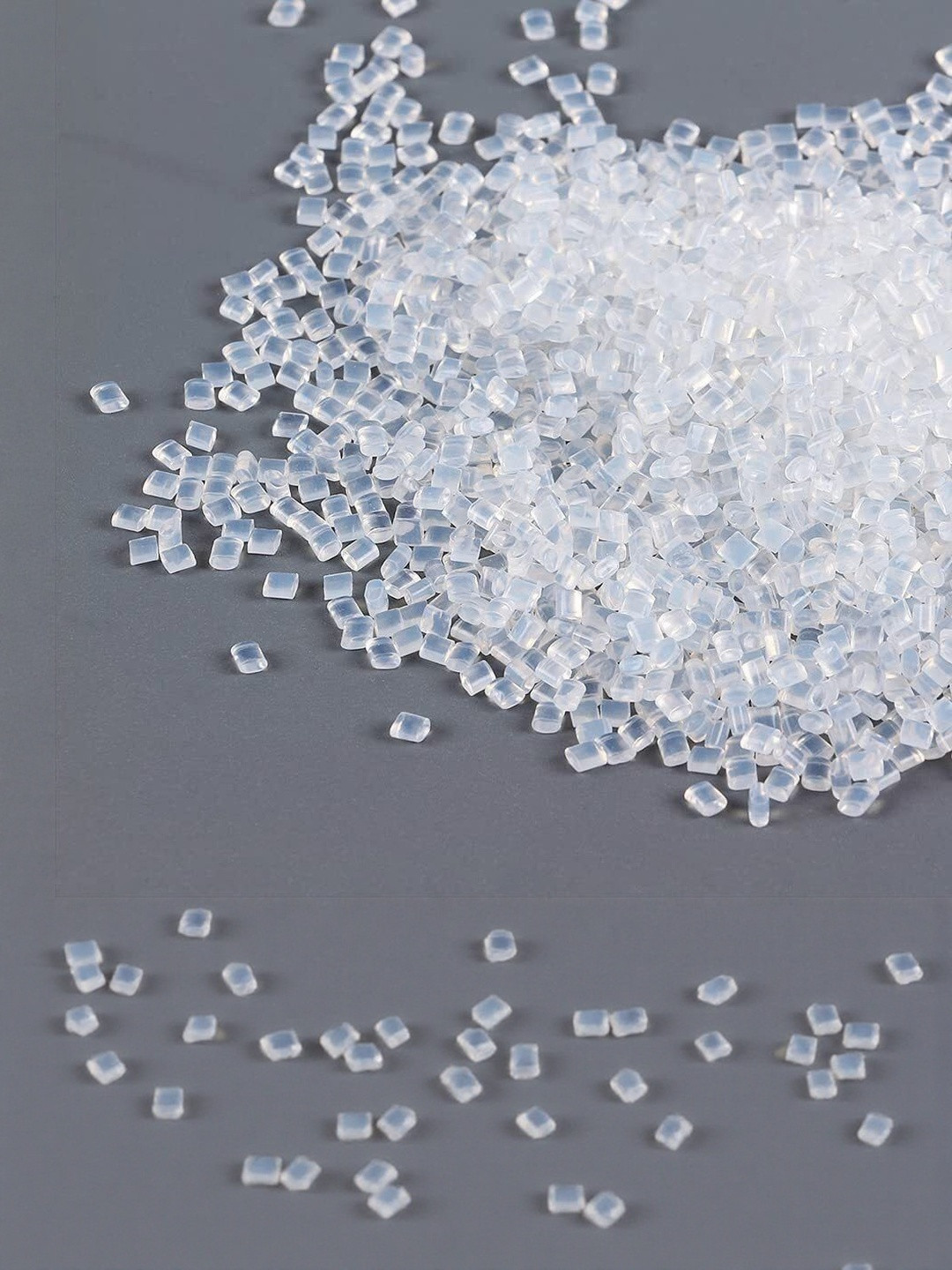 VIEWS White Wavy Clip-In Locks Hair Extension10cm