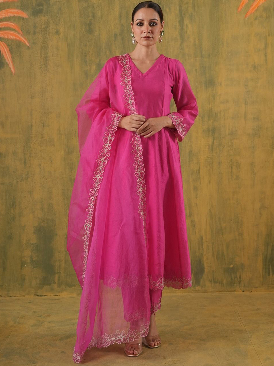 OneWe Roohani V-Neck Panelled A-Line Chanderi Silk Kurta With Trousers & Dupatta