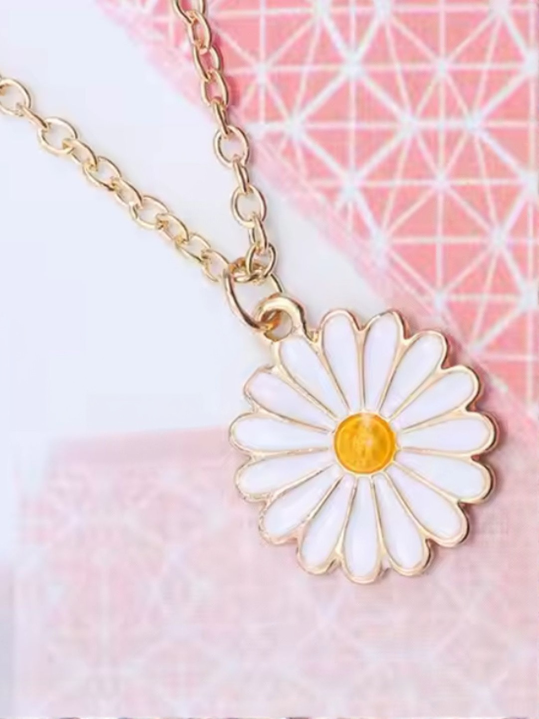 Tipsy closet  Gold-Plated Flower Necklace Pendant Chain