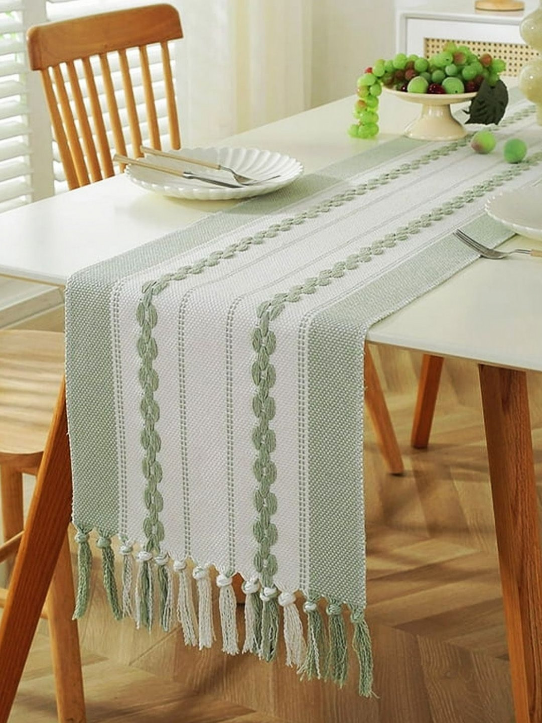 ANA Green & White Self-Designed Pure Cotton 6-Seater Tasseled Table Runners