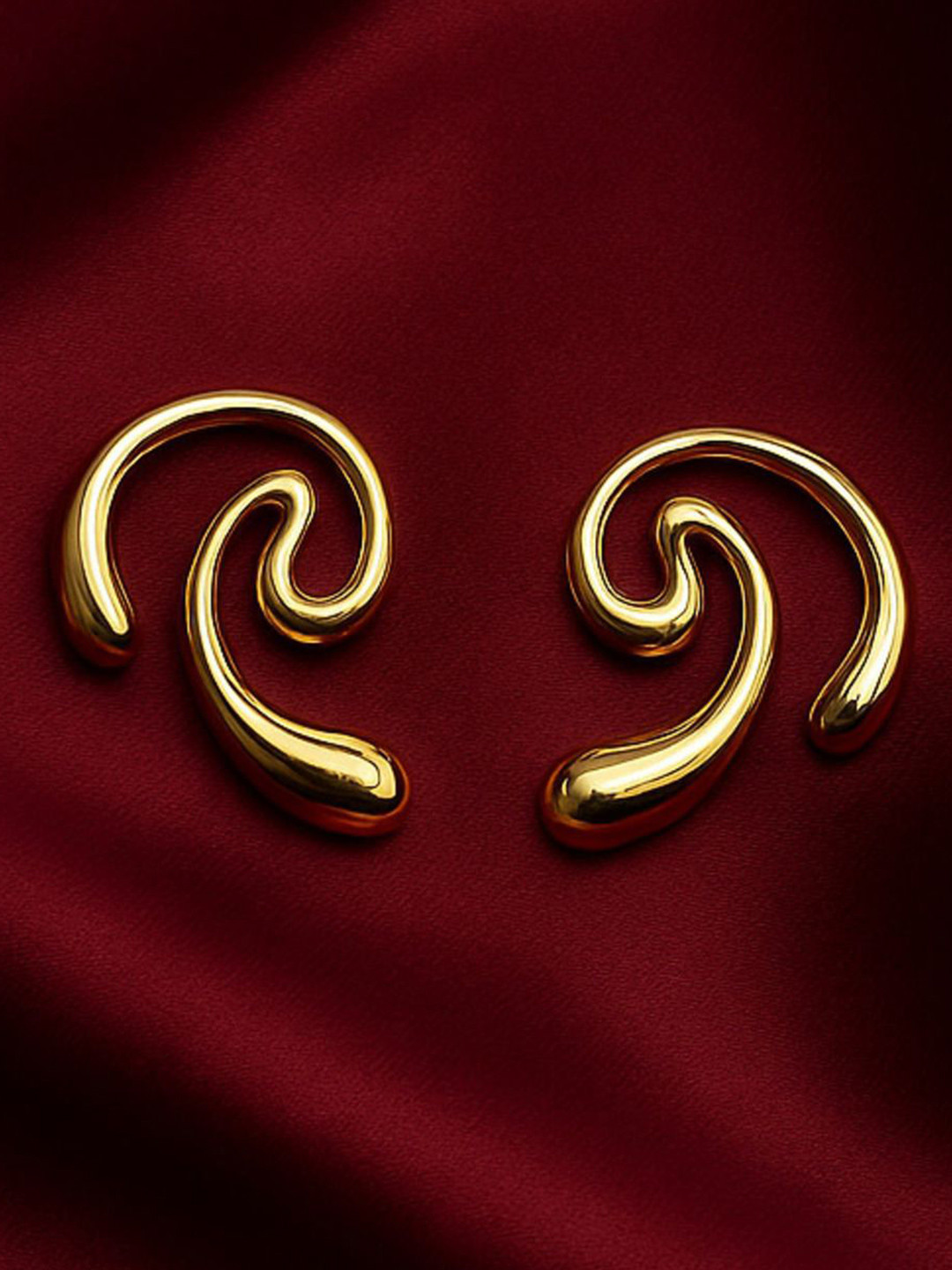 Nui Set Of 5 Stainless Steel Gold Plated Contemporary Studs