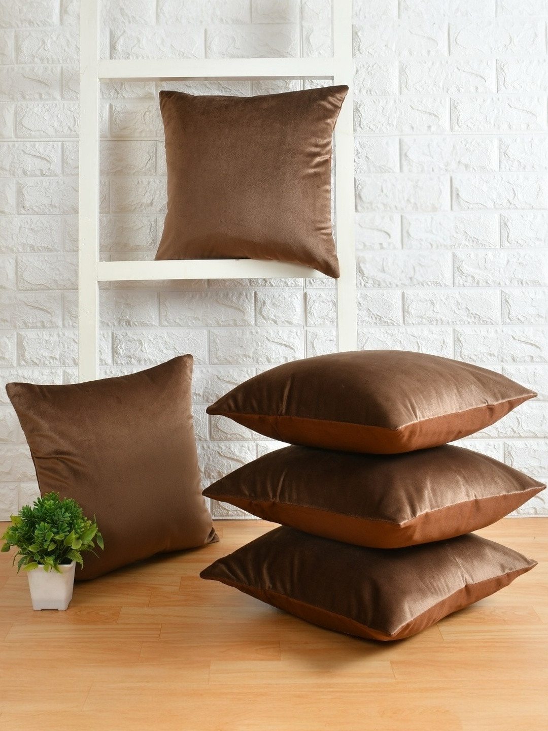 BIGGER FISH Set of 5 Velvet Cushion Cover