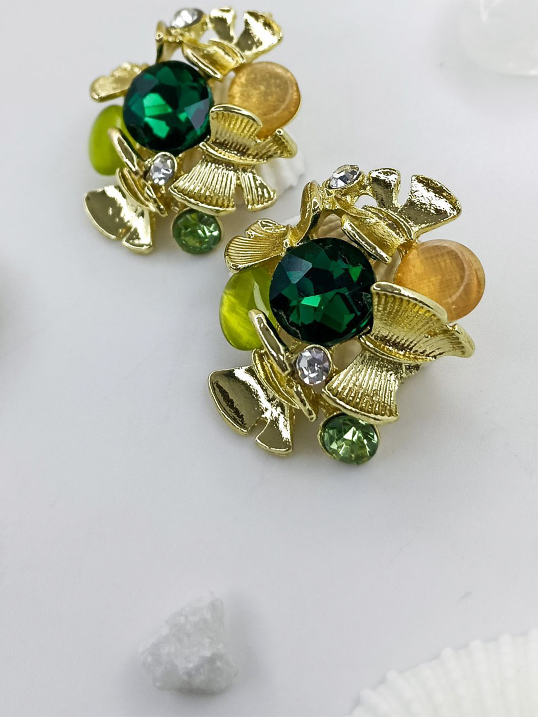VELVET IMPERIAL Gold-Plated Artificial Stones Studded Circular Shaped Studs