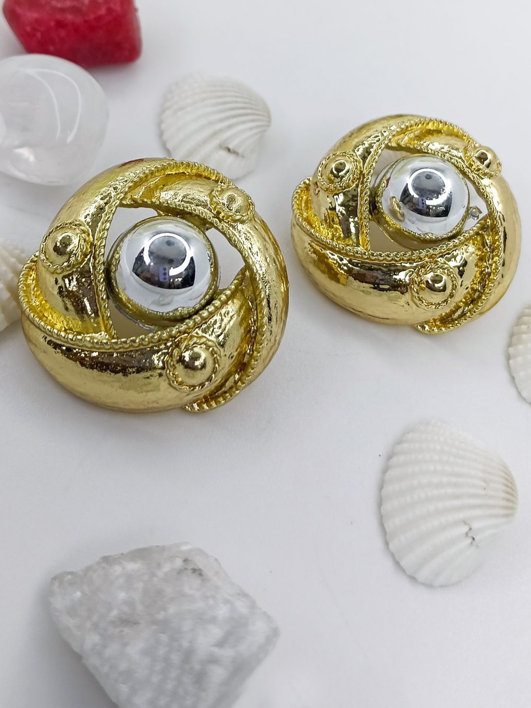 VELVET IMPERIAL Gold-Plated Circular Shaped Studs