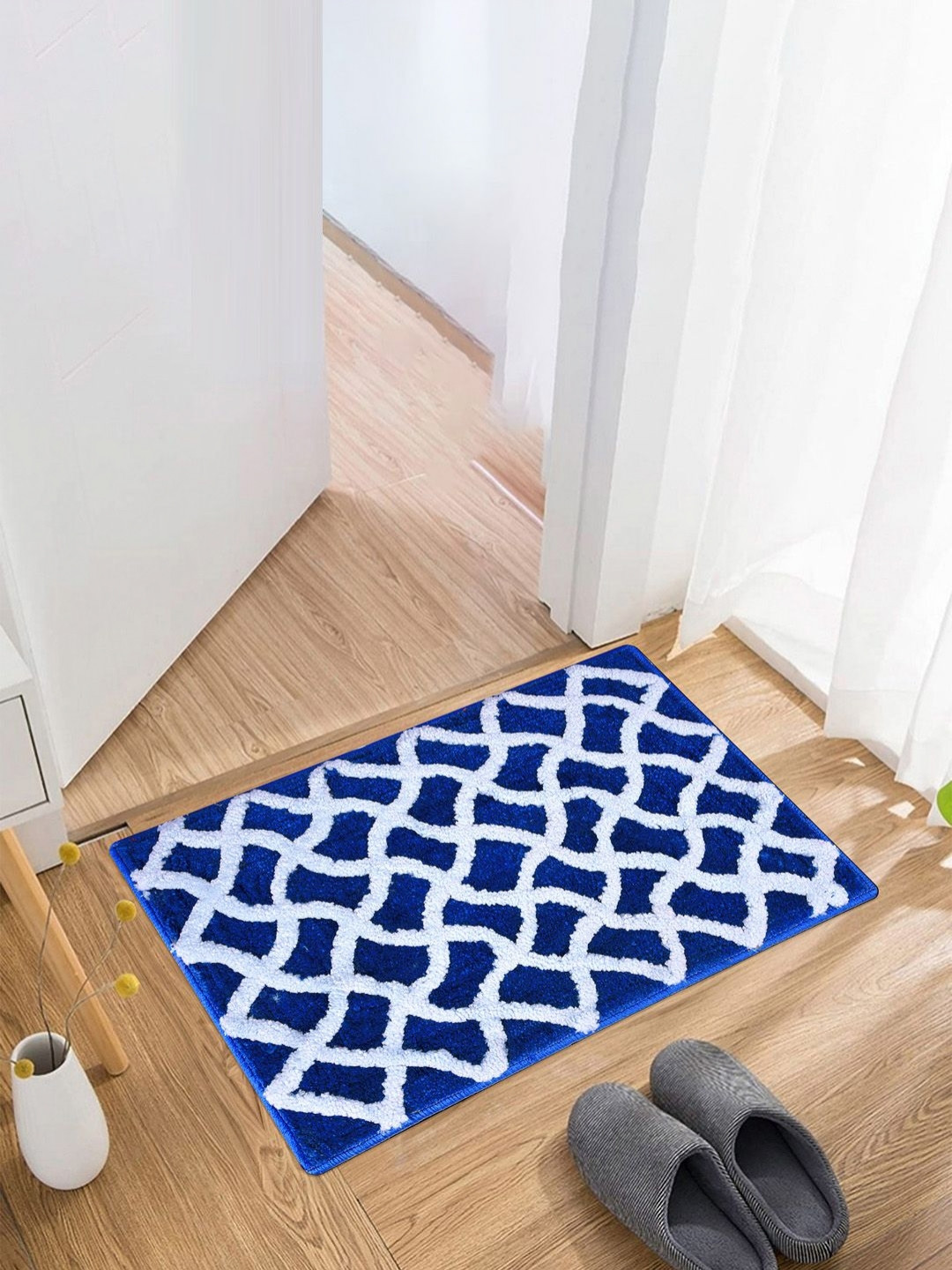 Aura Blue & White Zig Zag-Patterned Stain-Resistant Anti-Skid Multipurpose Doormat