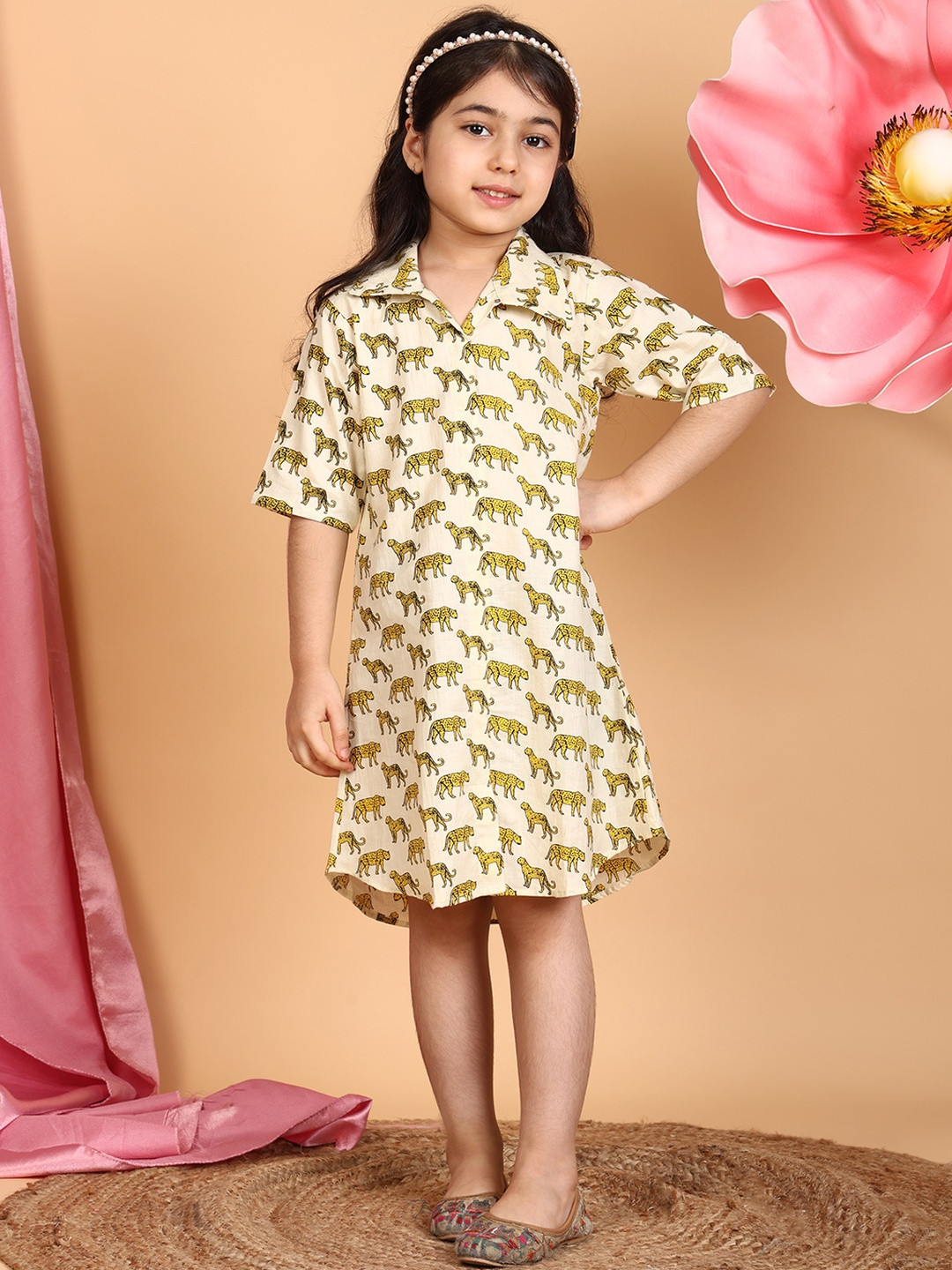 Sangria Girls White cotton tiger printed shirt Dress