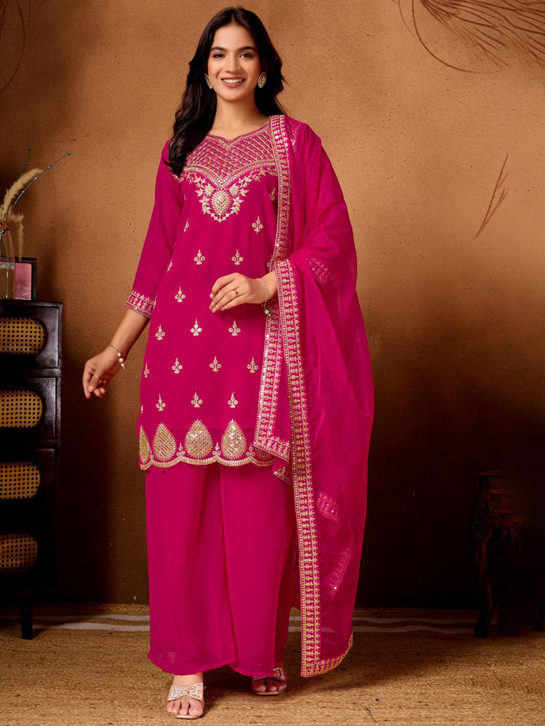 CREEPER Women Floral Embroidered A-Line Kurti with Palazzo & Dupatta