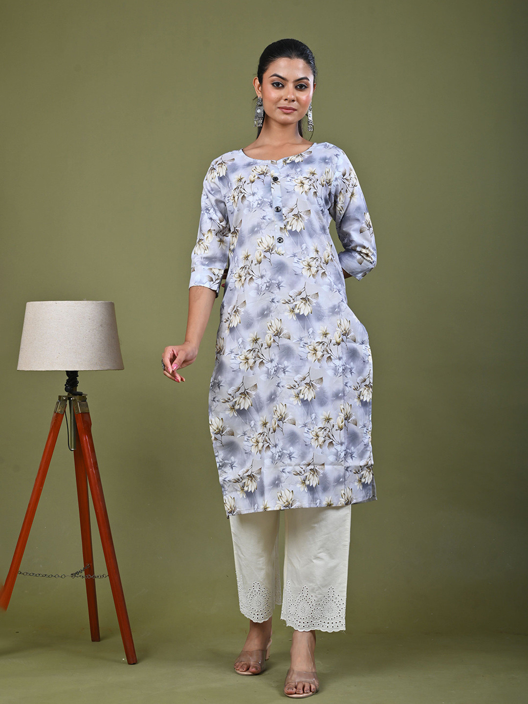 Karaveera Women Floral Printed Screen Print Daily Linen Straight Kurta