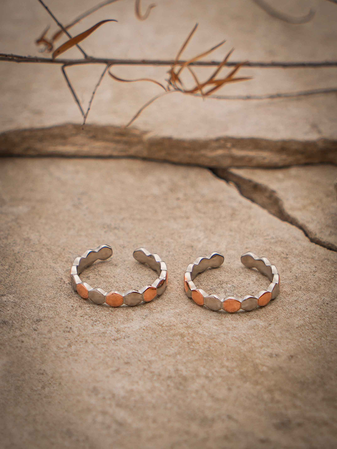 DIAVO Women Ripples of Rarity Toe Rings