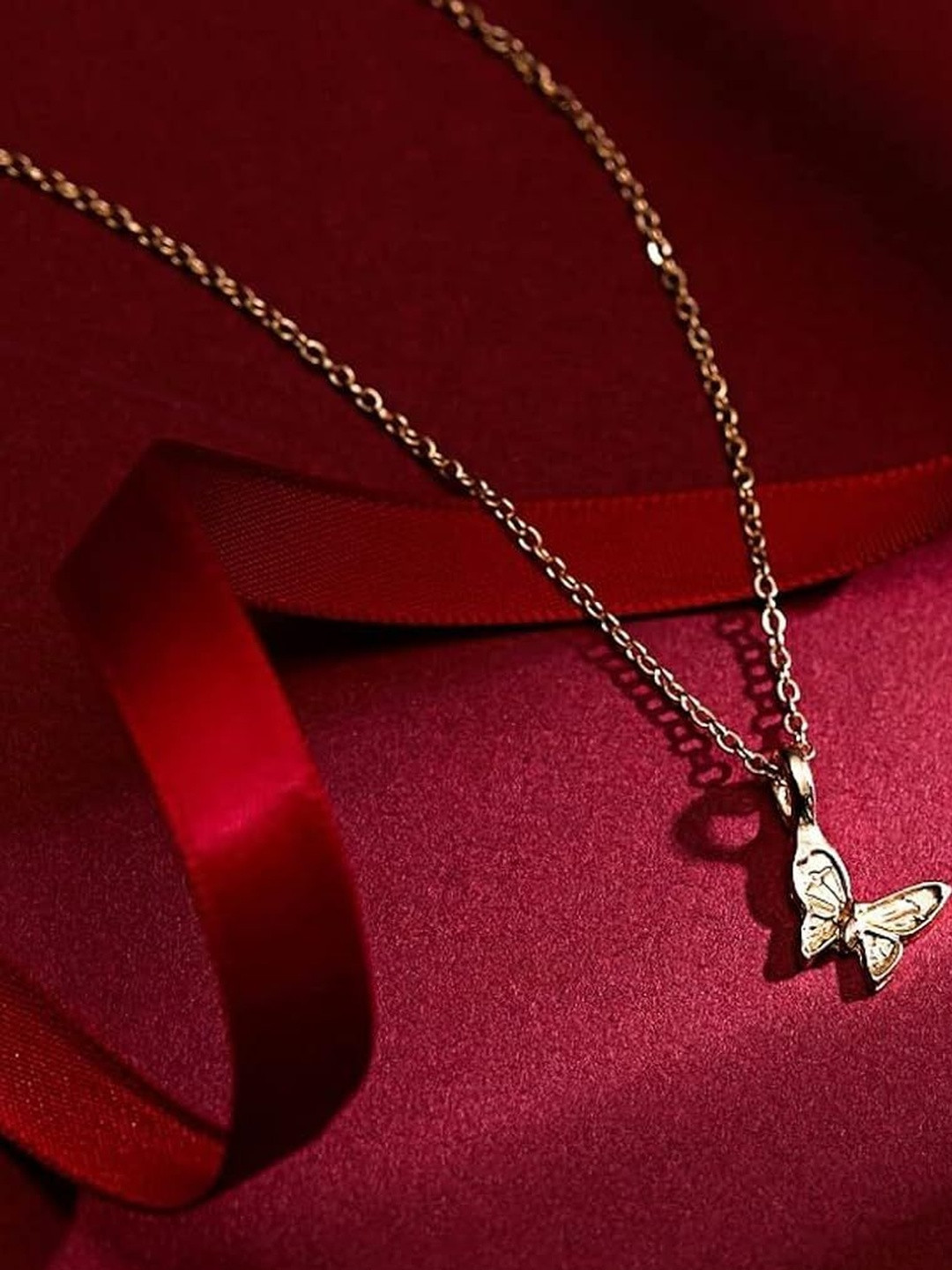 DressBerry Gold-Plated Butterfly Chain Necklace