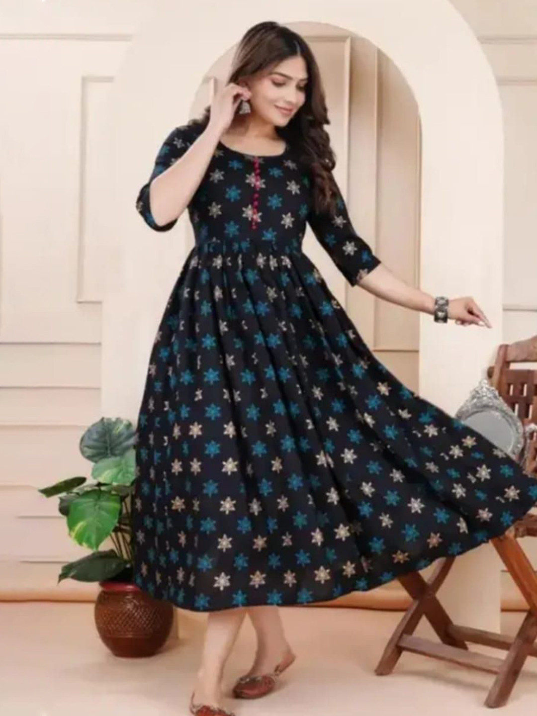 CPTAO Women Ethnic Motifs Thread Work Floral Kurta